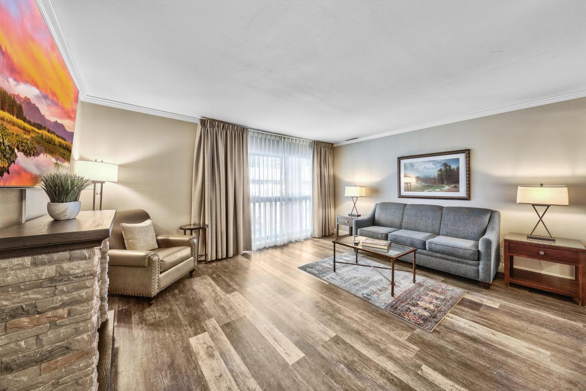 One-Bedroom Deluxe Suite,1638477765:JPEG