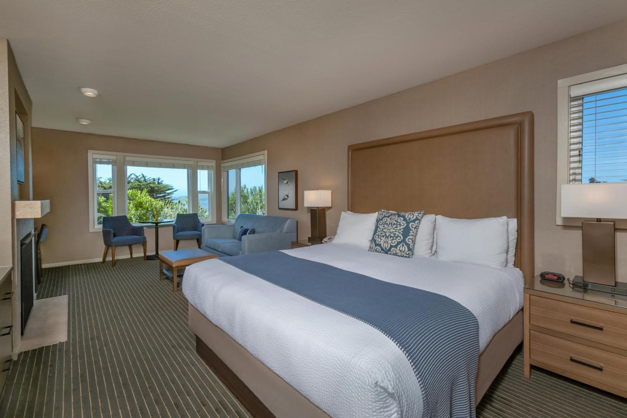 Deluxe King Room