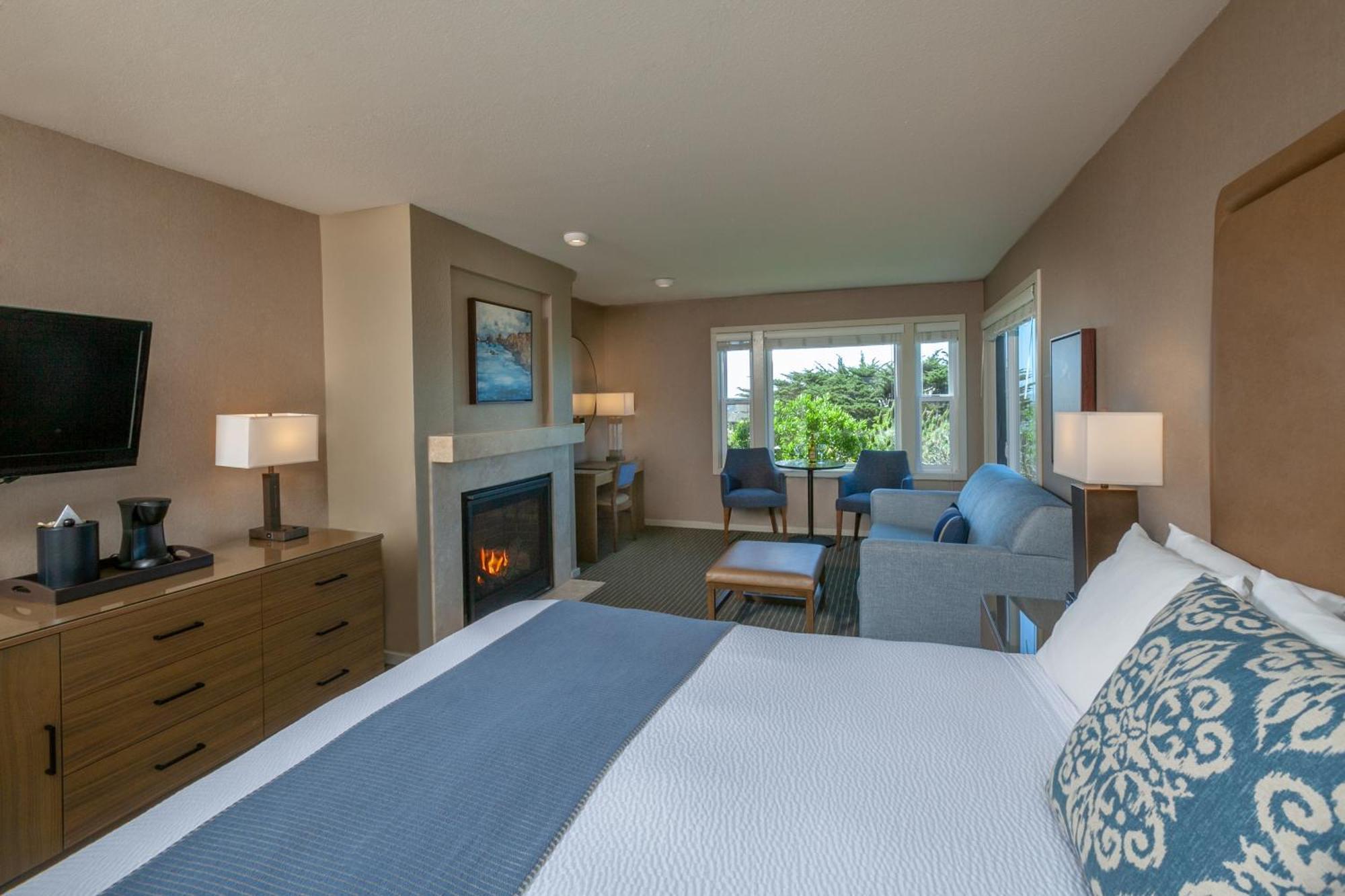 Deluxe King Room