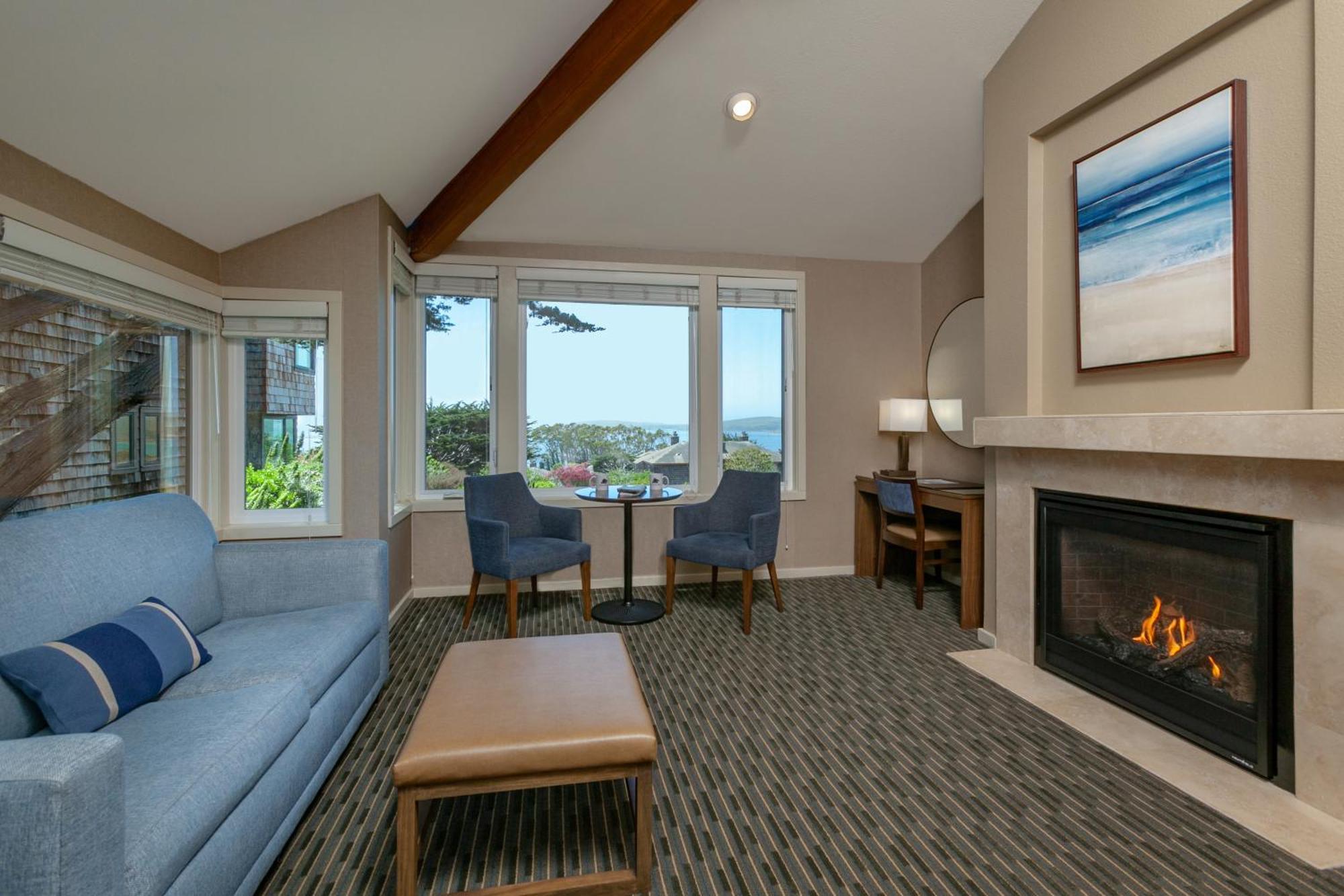 Deluxe King Room Fireplace