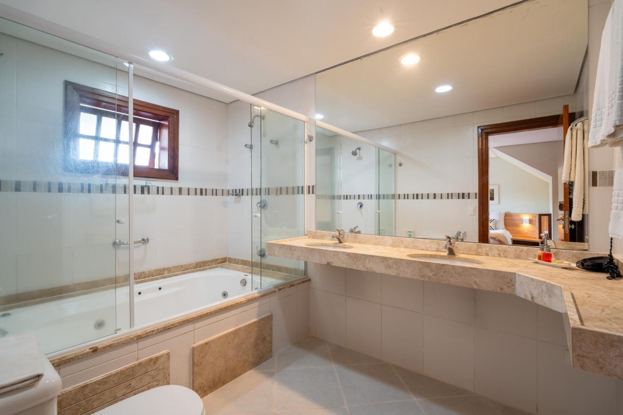 Premium Suite Hot Tub