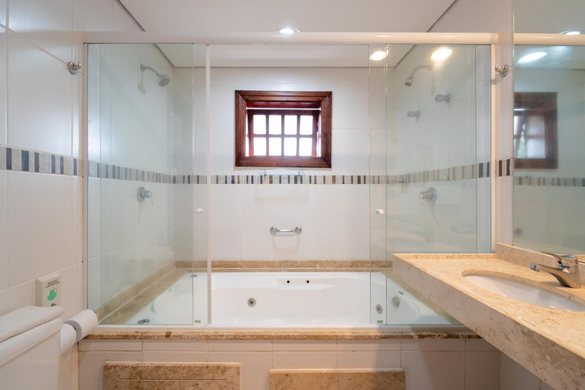 Premium Suite Hot Tub