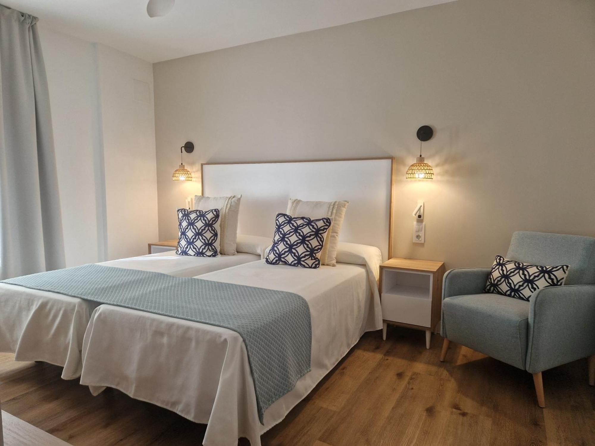 Double Room Balcony Side Sea View