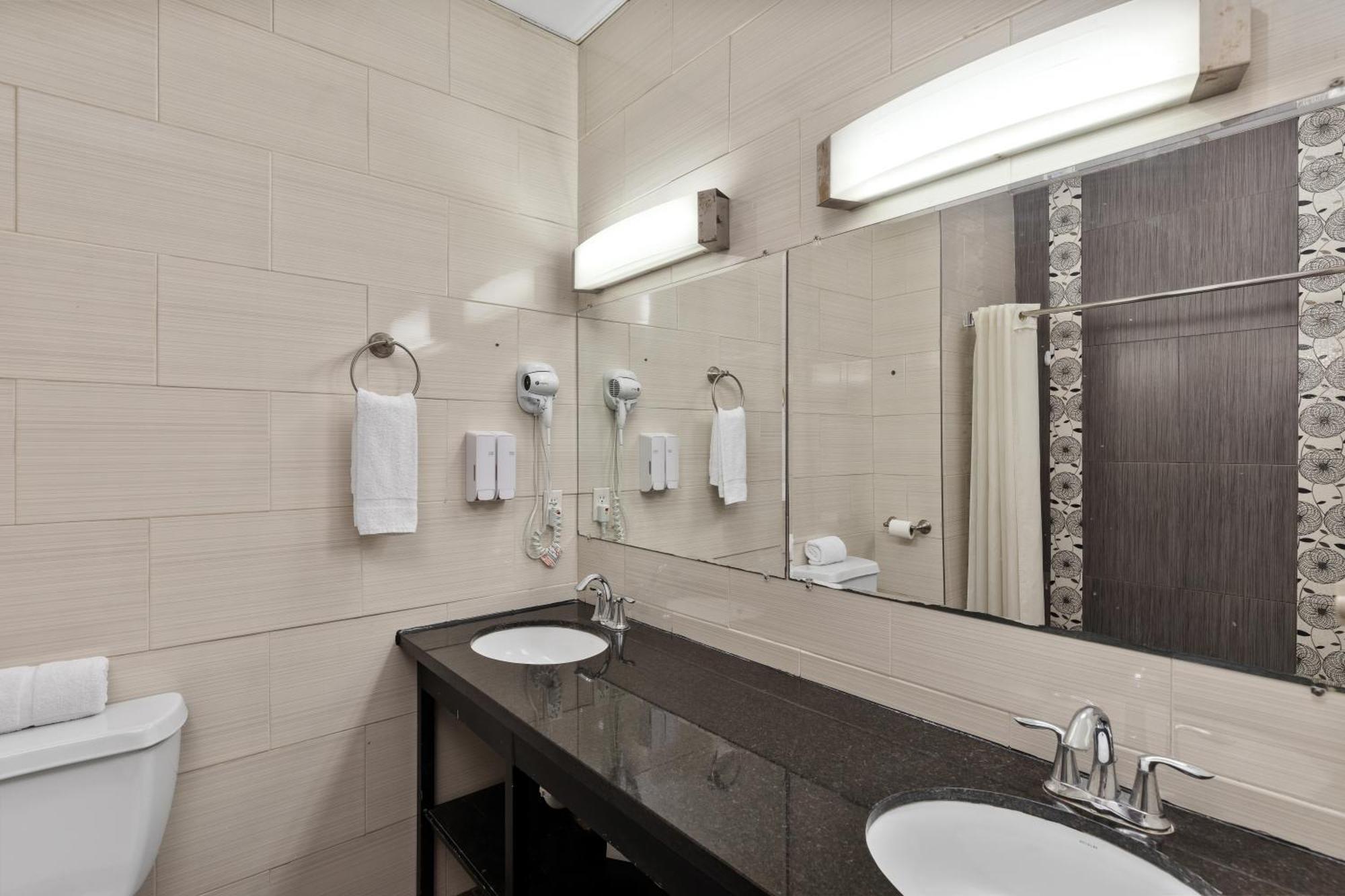 Efficiency Queen Suite Two Queen Beds Non Smoking