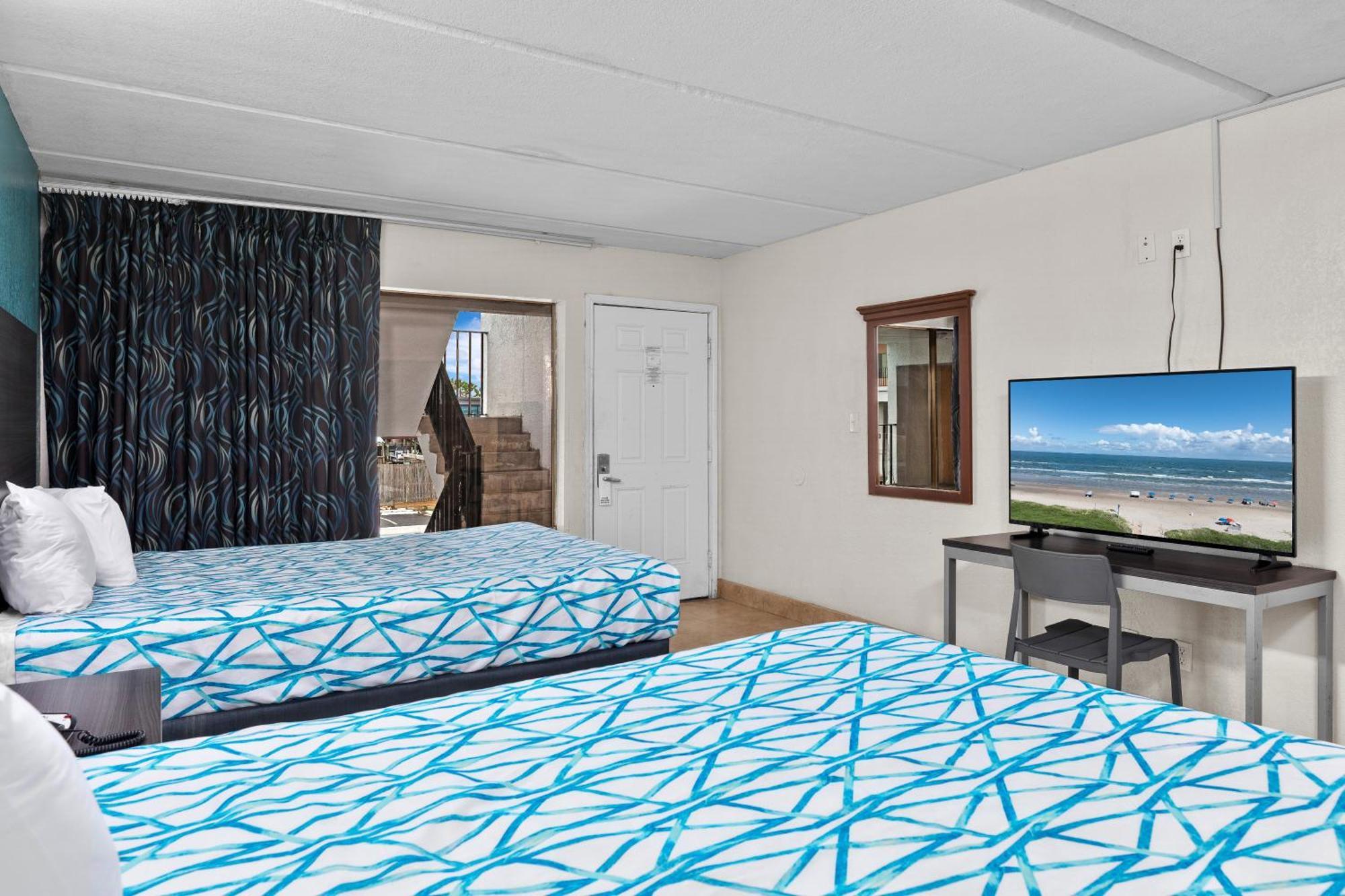 Quadruple Room Two Queen Beds Disability Access or Non Smoking
