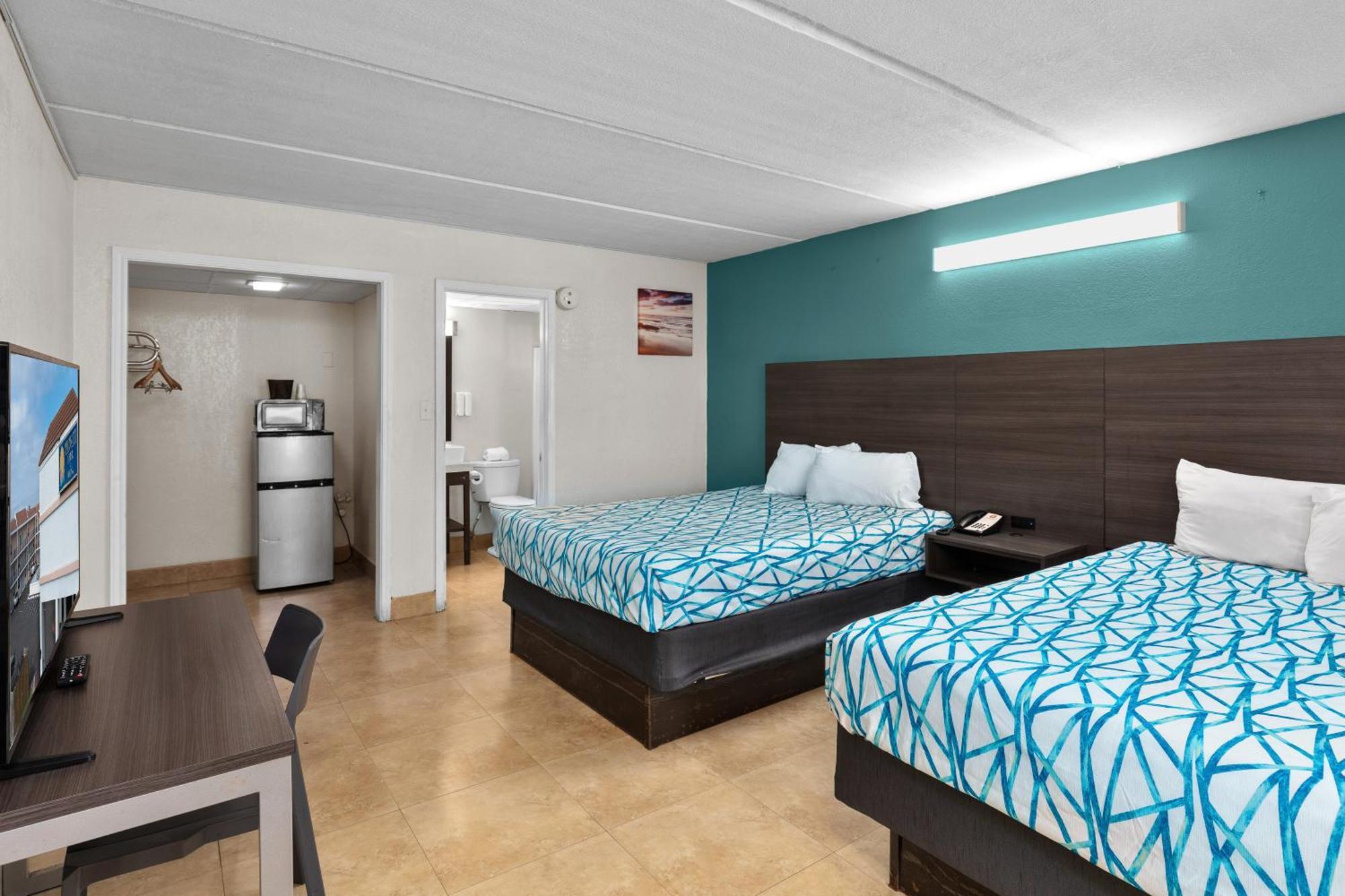 Quadruple Room Two Queen Beds Disability Access or Non Smoking