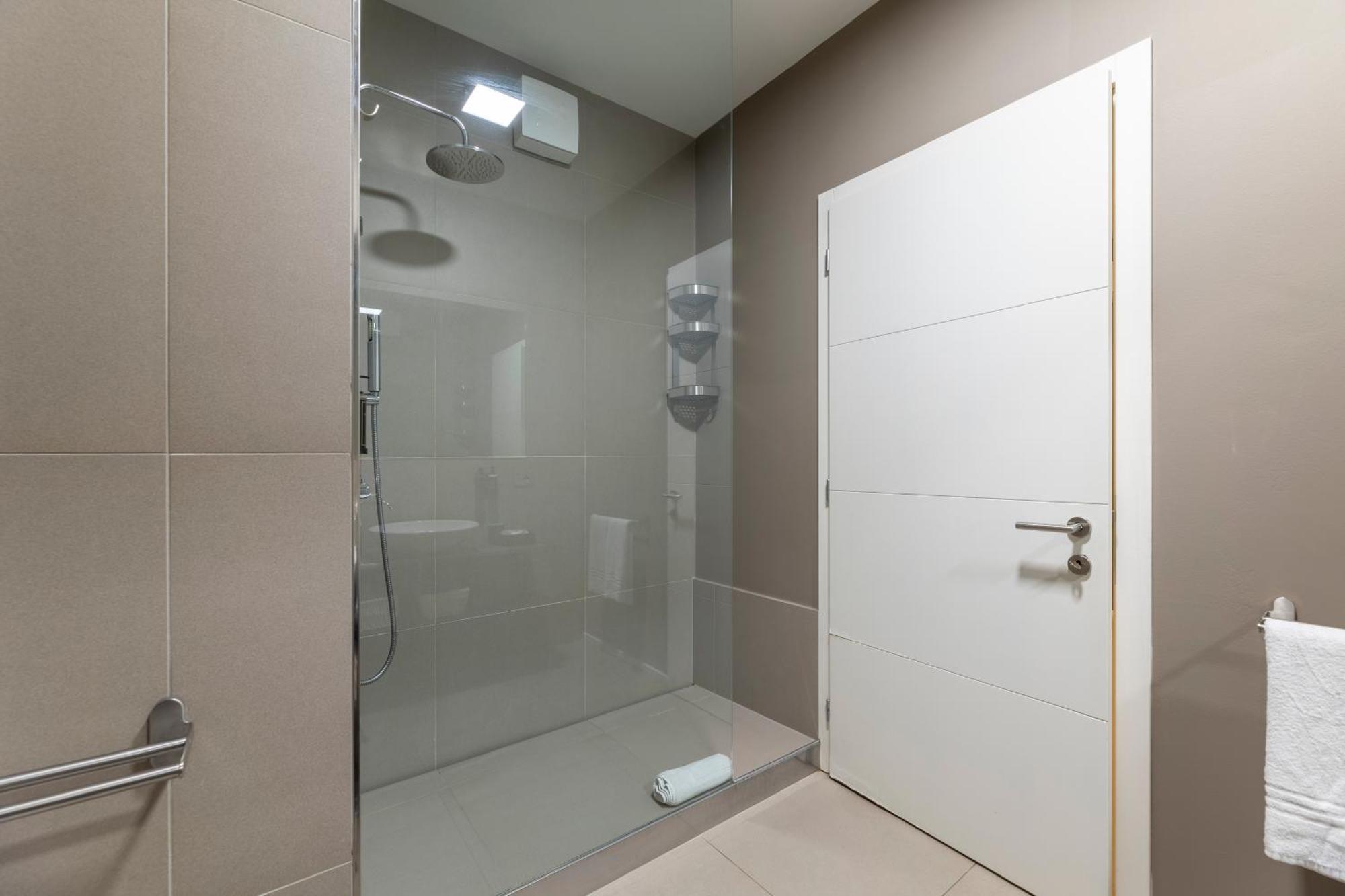 Deluxe Double or Twin Room Garden Access