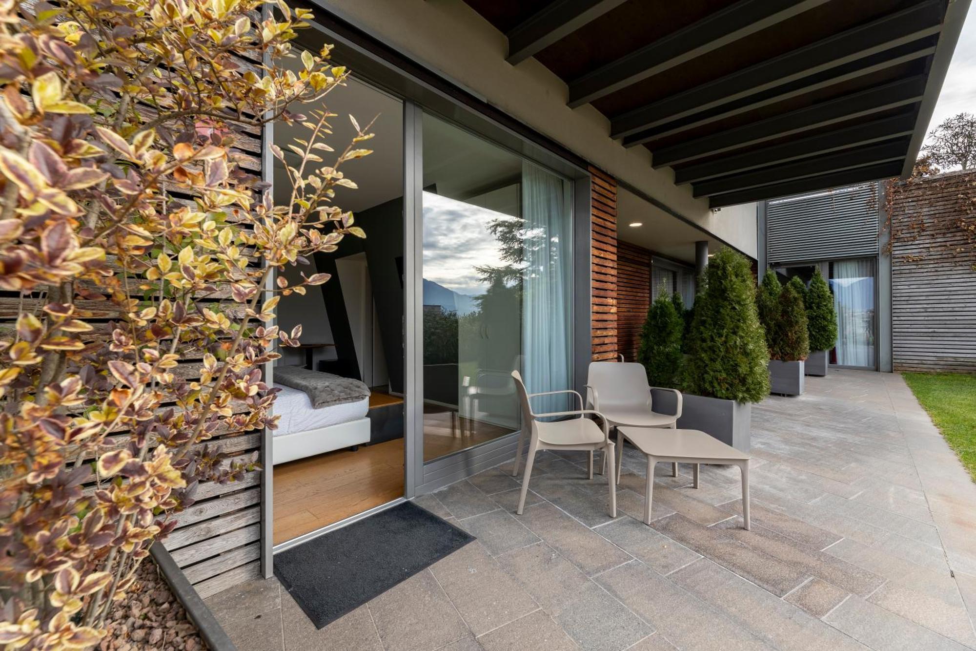 Deluxe Double or Twin Room Garden Access