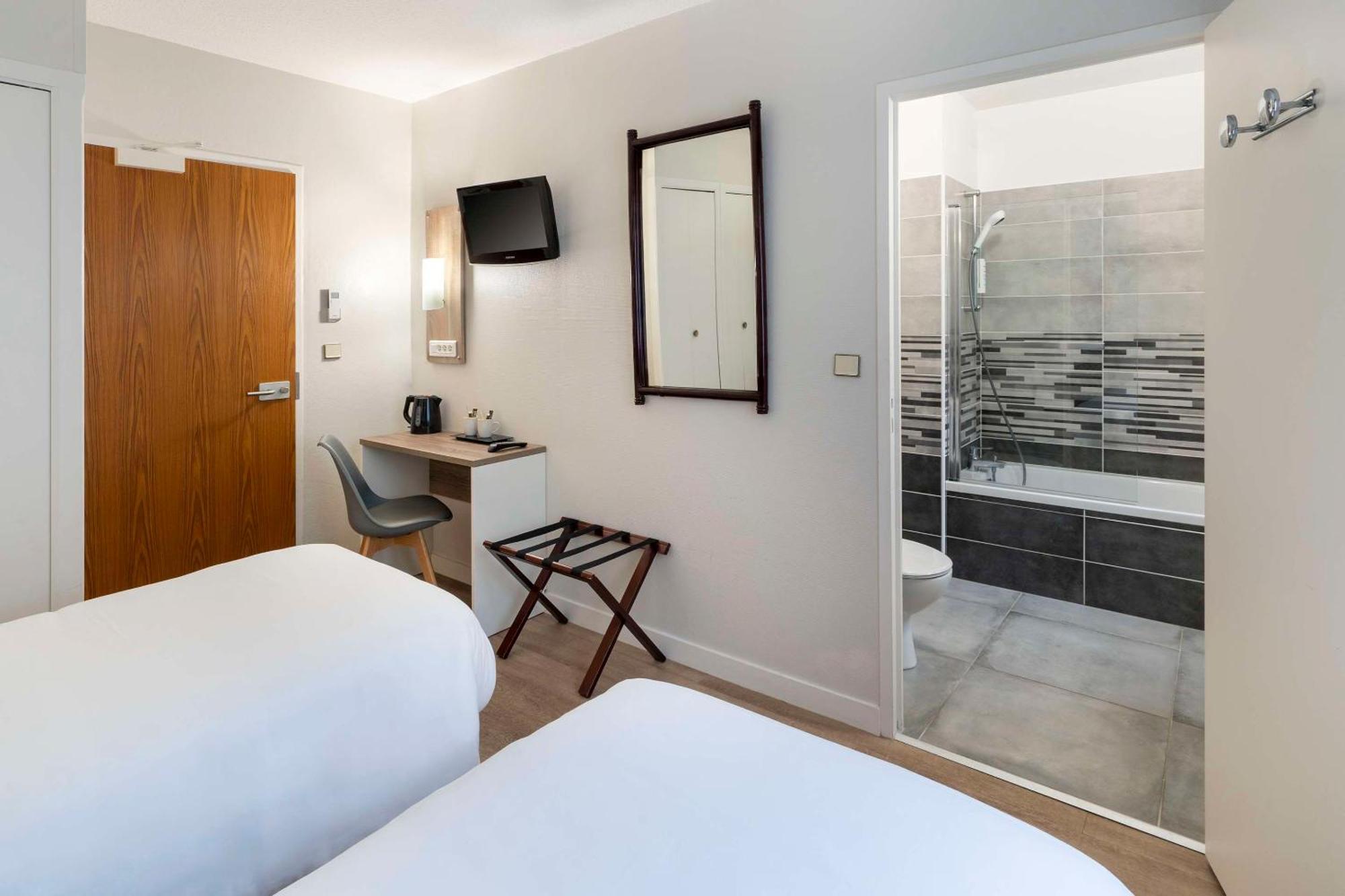 Standard Twin Room Non-Smoking