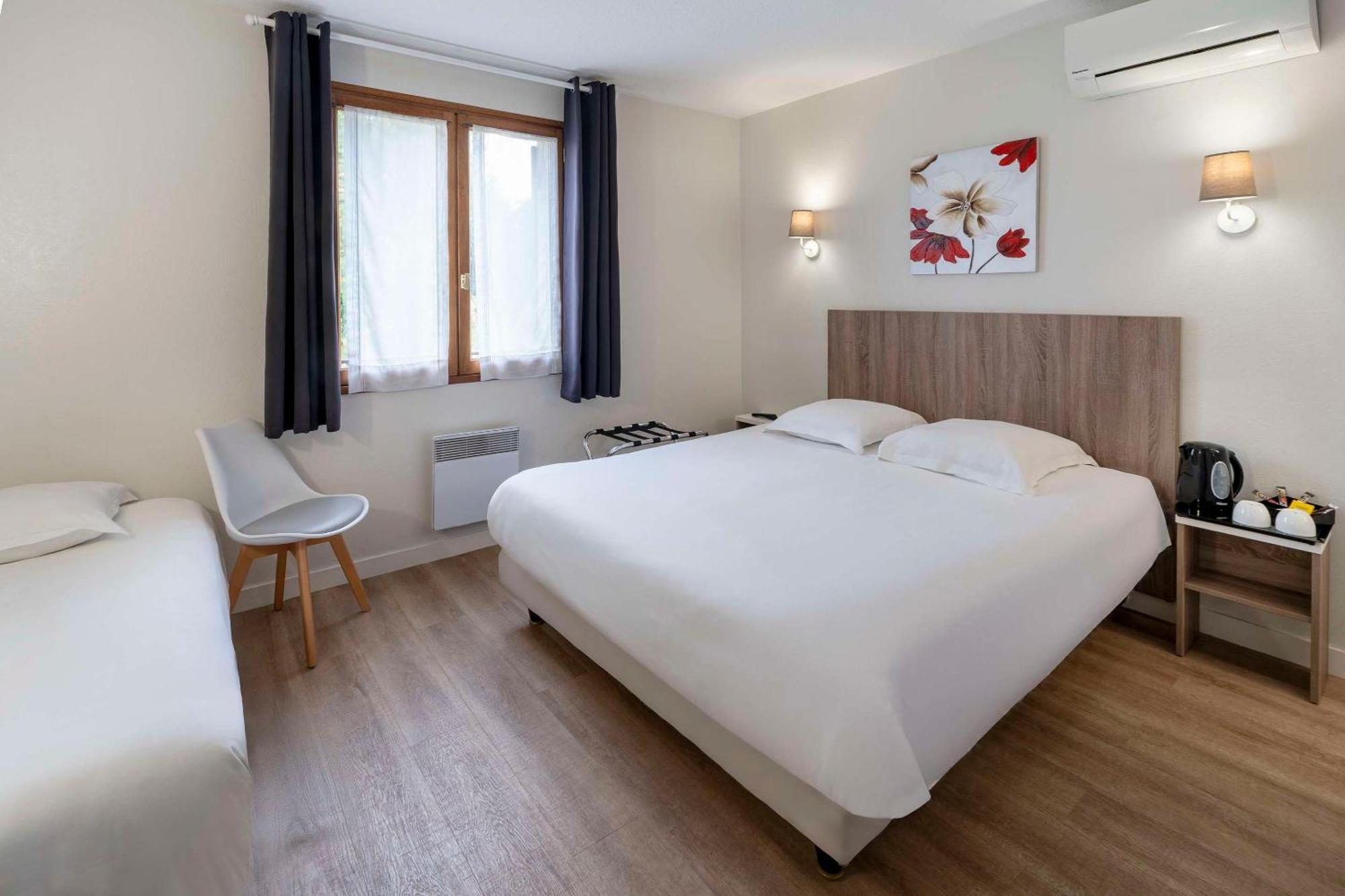 Family Room One Double Bed One Single Bed Non-Smoking