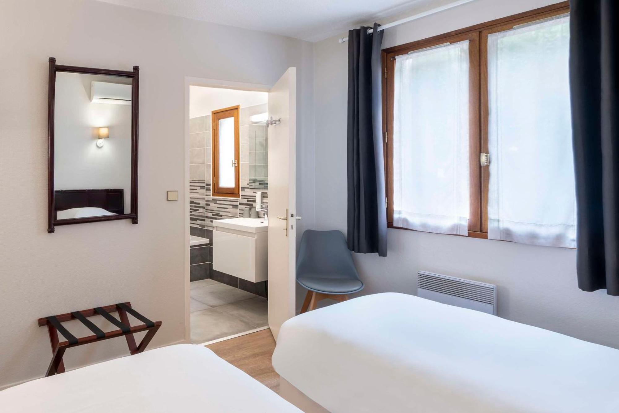 Standard Twin Room Non-Smoking