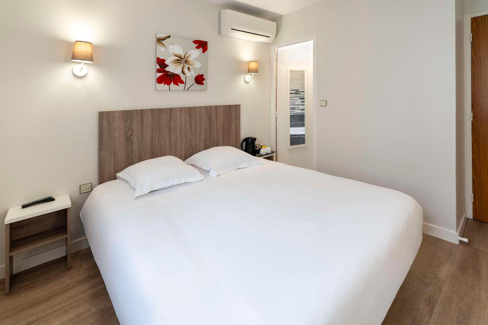 Family Room One Double Bed One Single Bed Non-Smoking