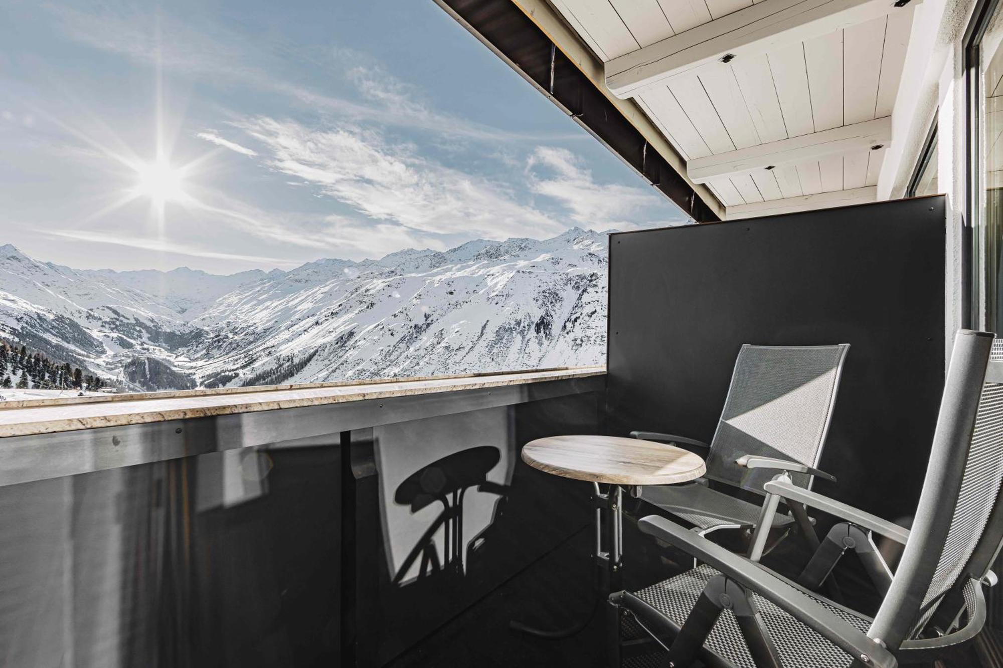 Double Room Mountain View