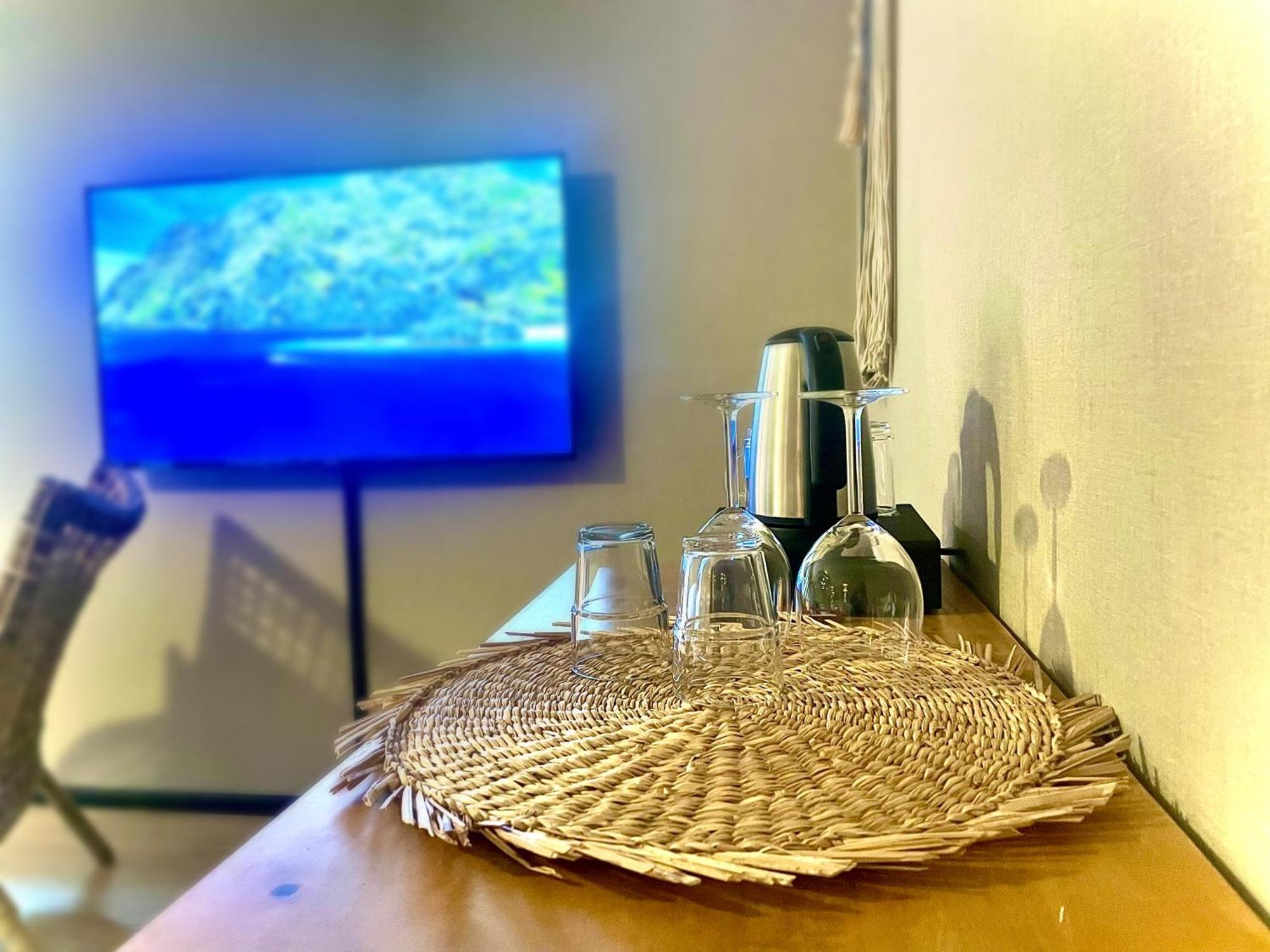Deluxe Double Room Shower