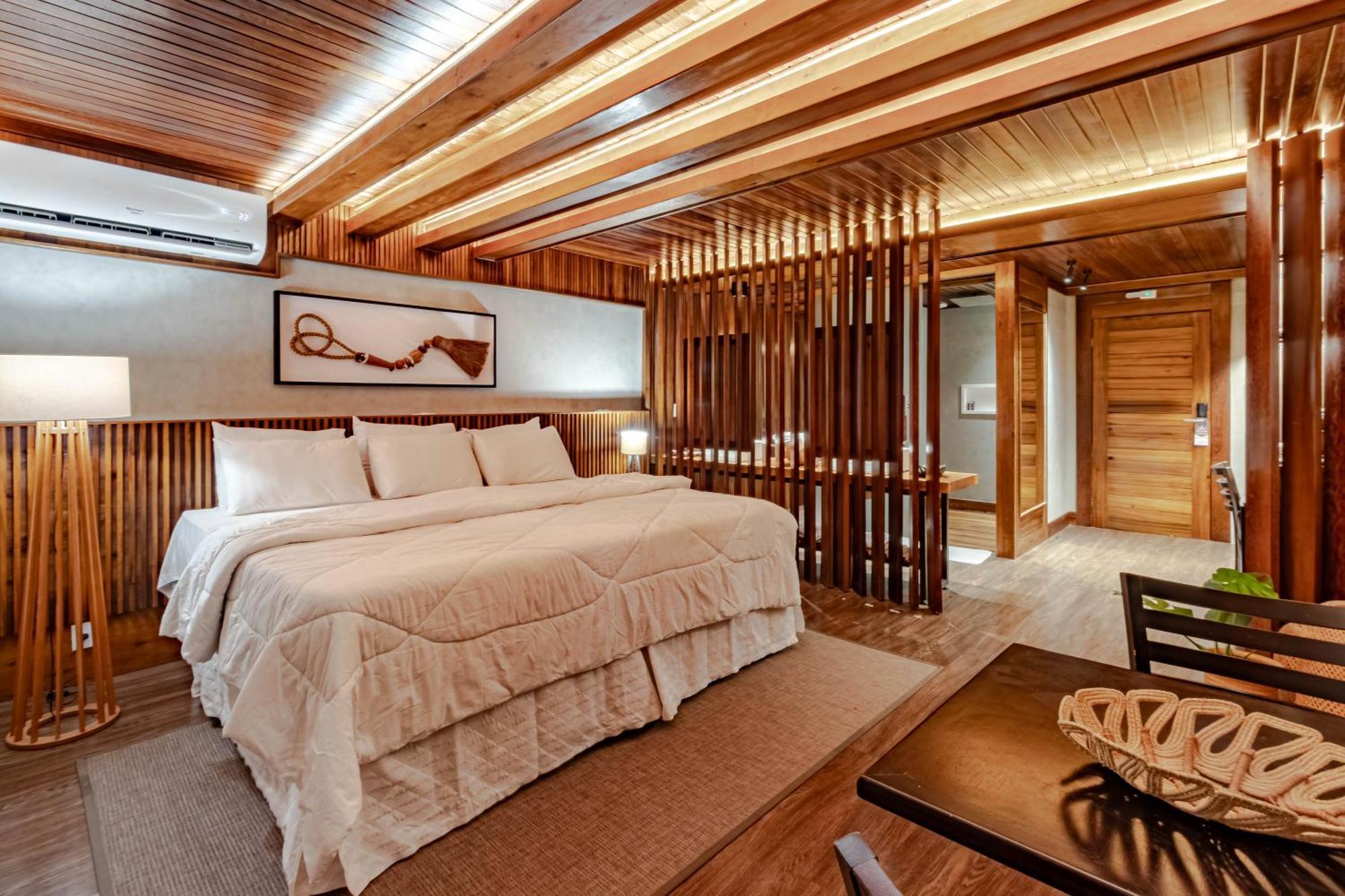 Deluxe King Suite