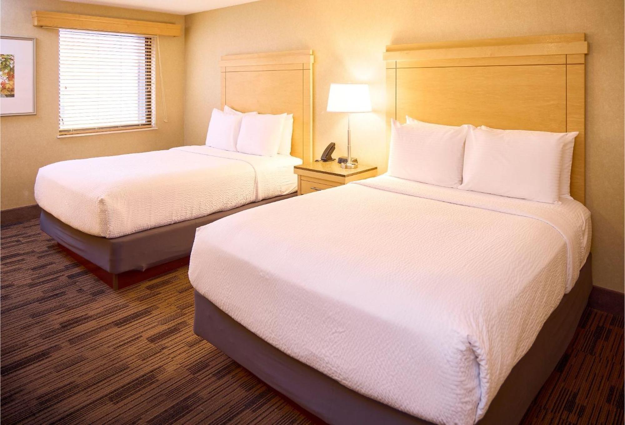 Queen Room Two Queen Beds Non-Smoking