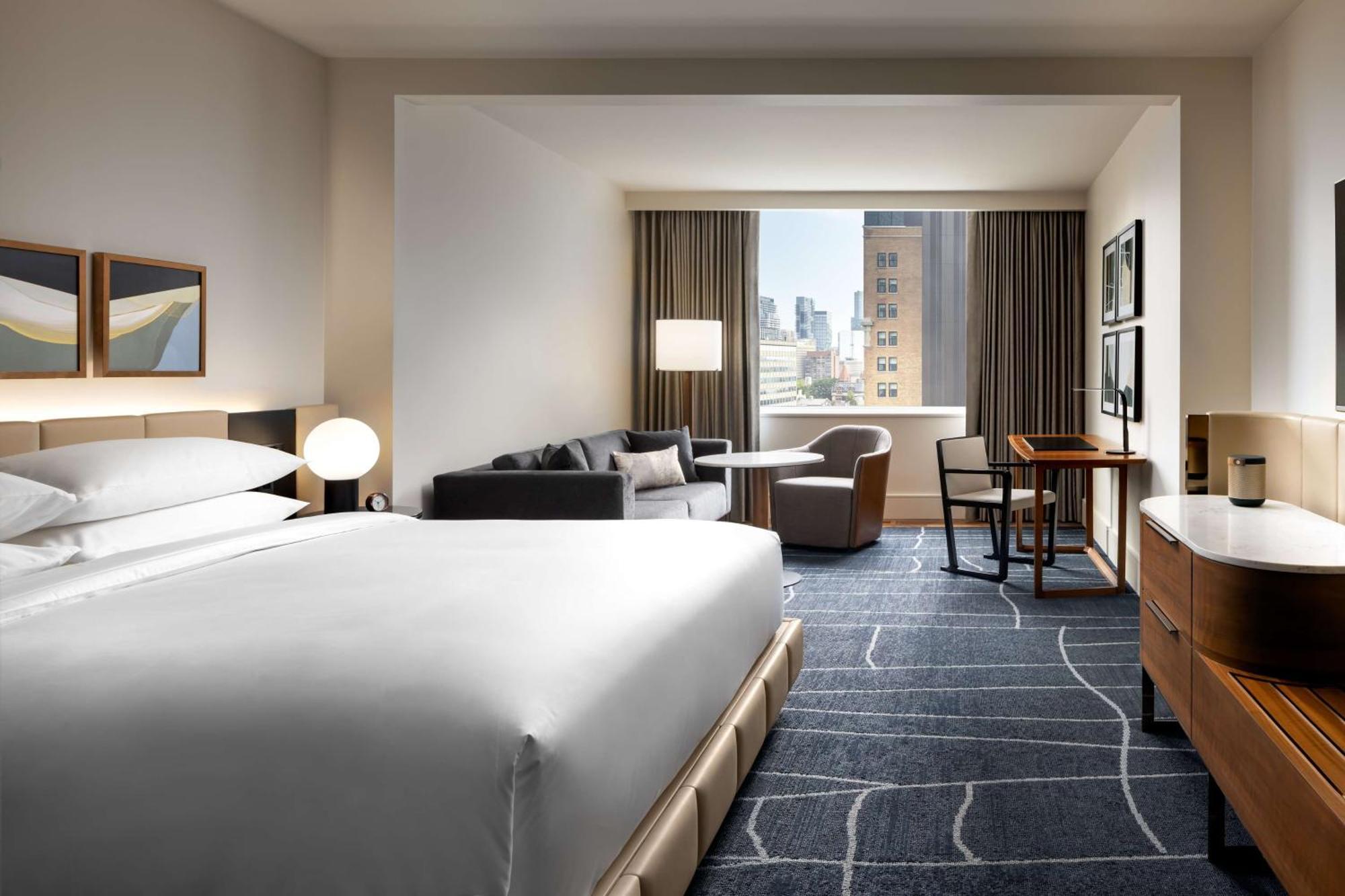 Deluxe King Room High Floor