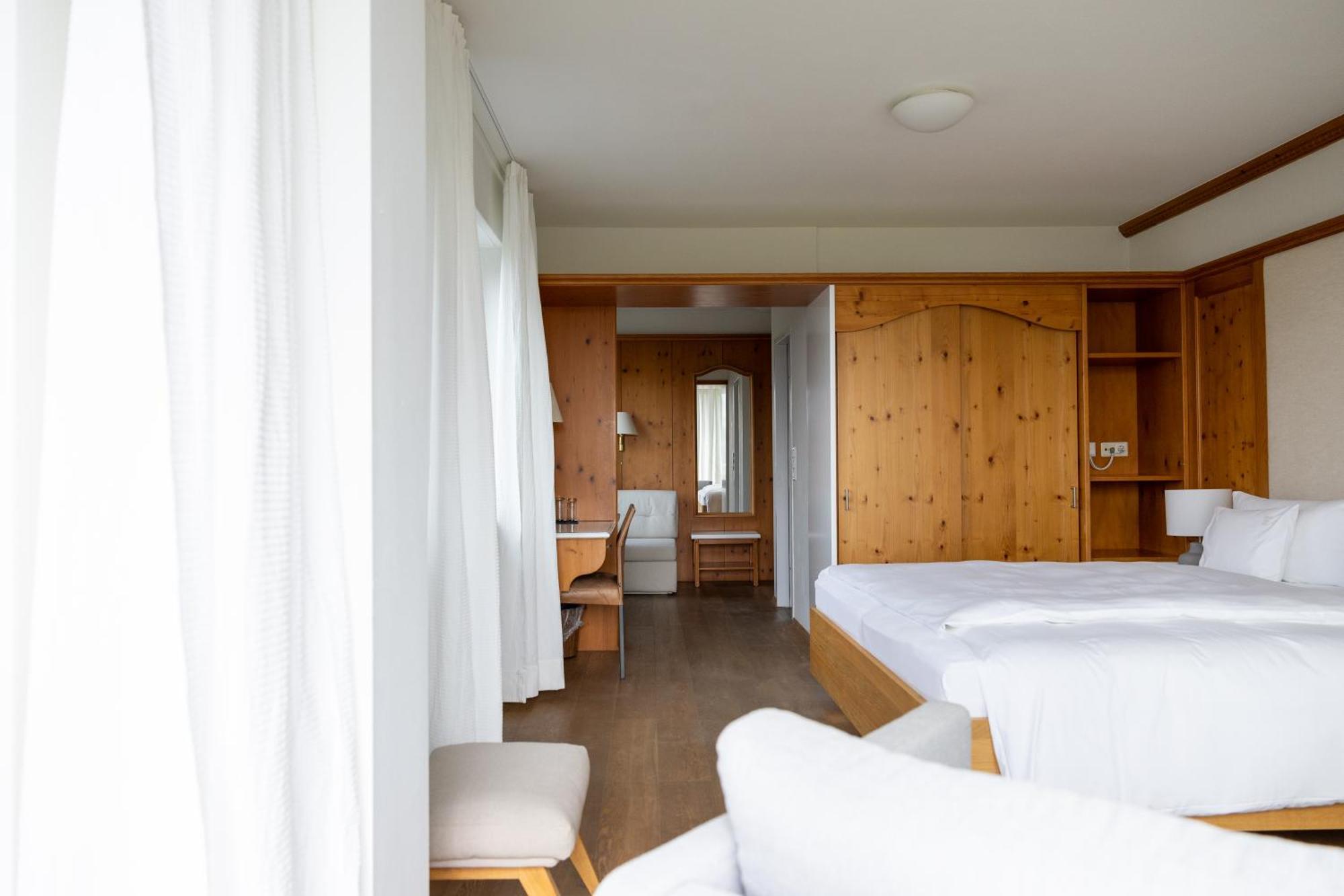 Junior Suite Balcony Lake View