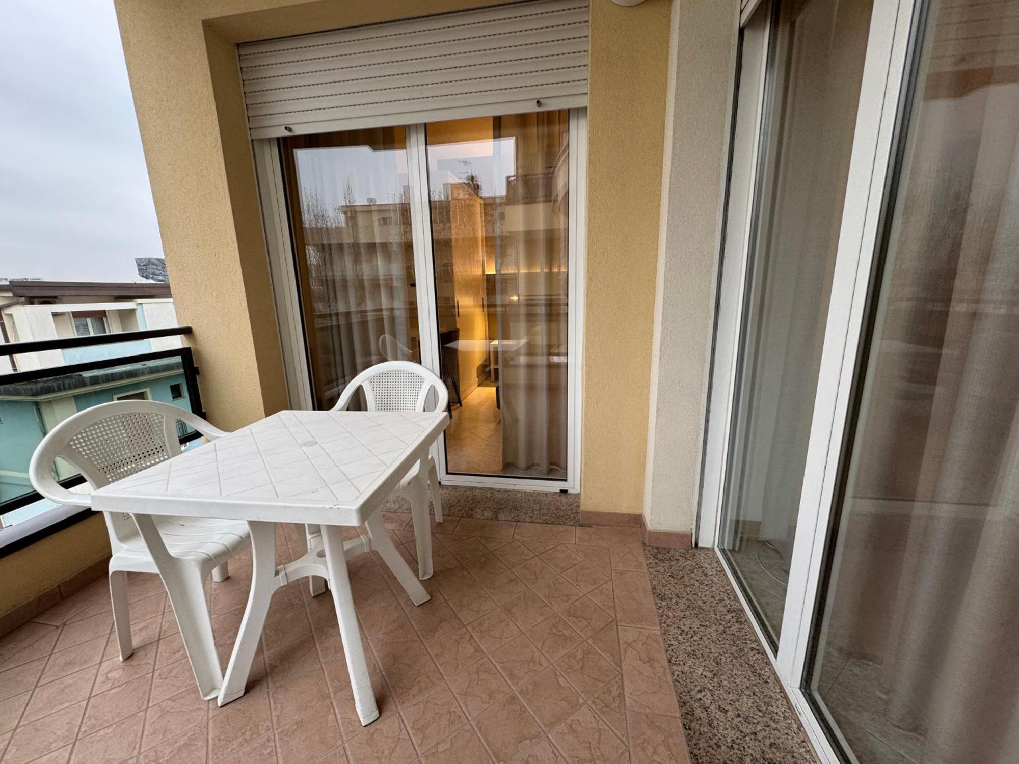 One-Bedroom Deluxe Apartment