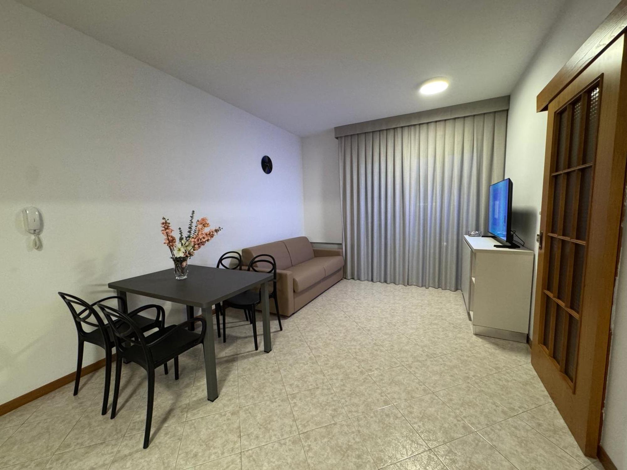 One-Bedroom Deluxe Apartment