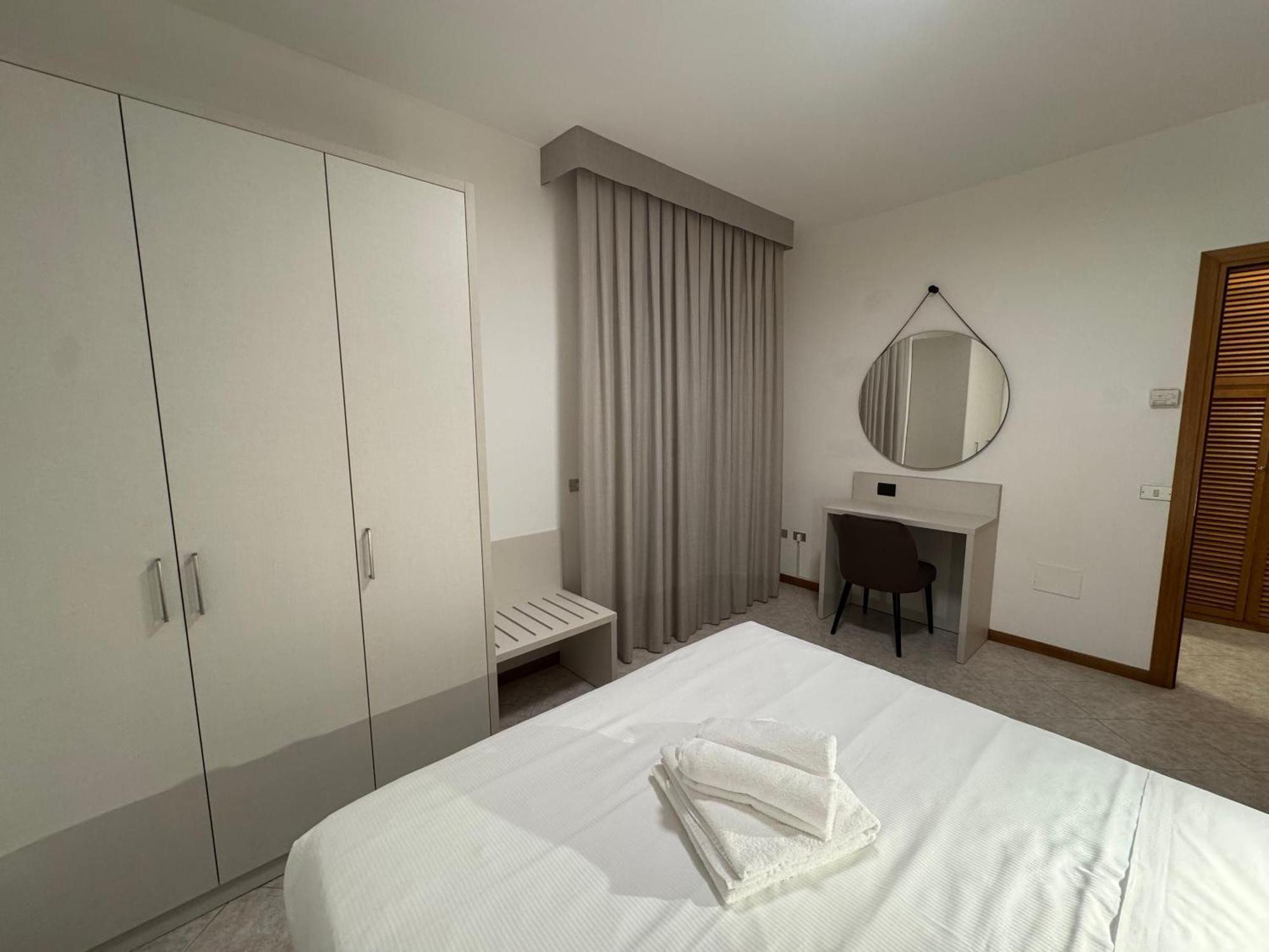 One-Bedroom Deluxe Apartment