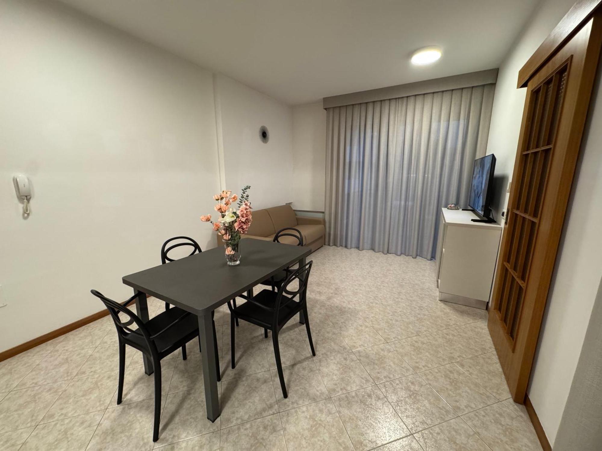 One-Bedroom Deluxe Apartment