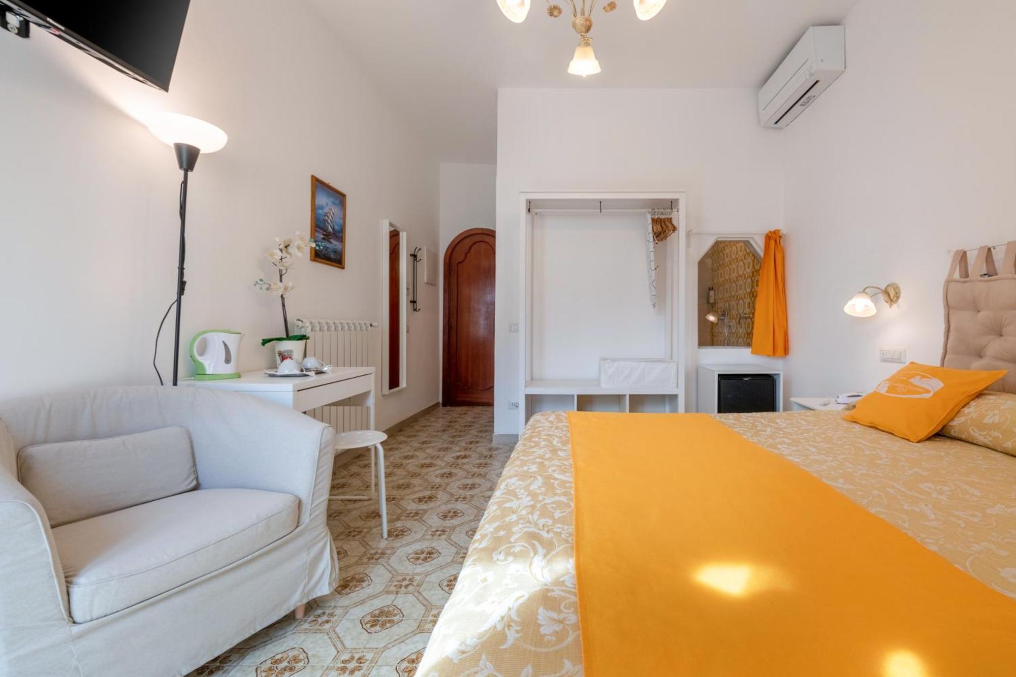 Standard Queen Room