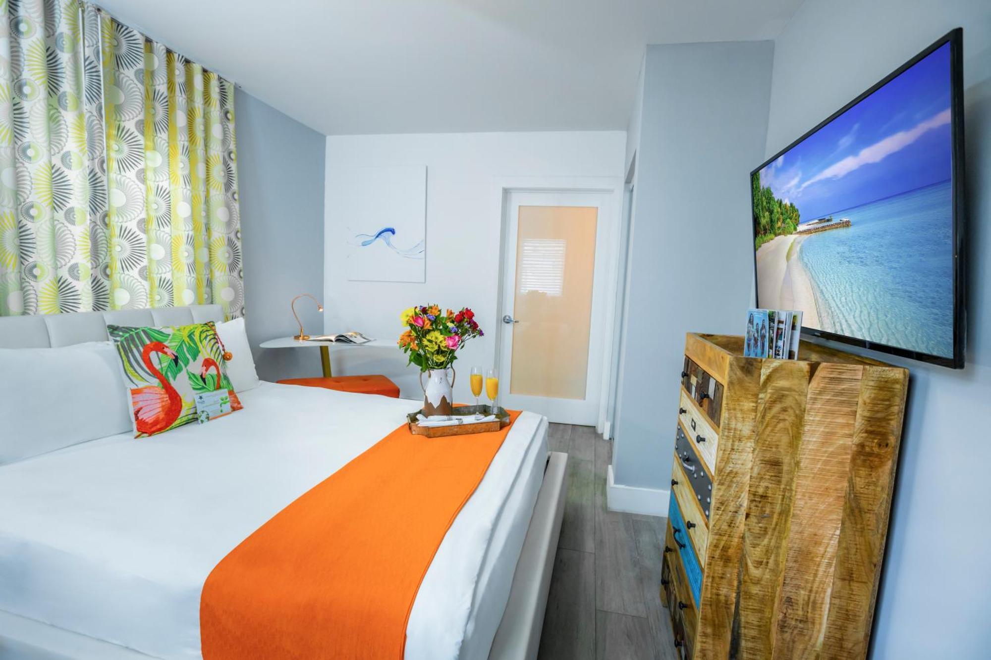 One Bedroom Queen Suite