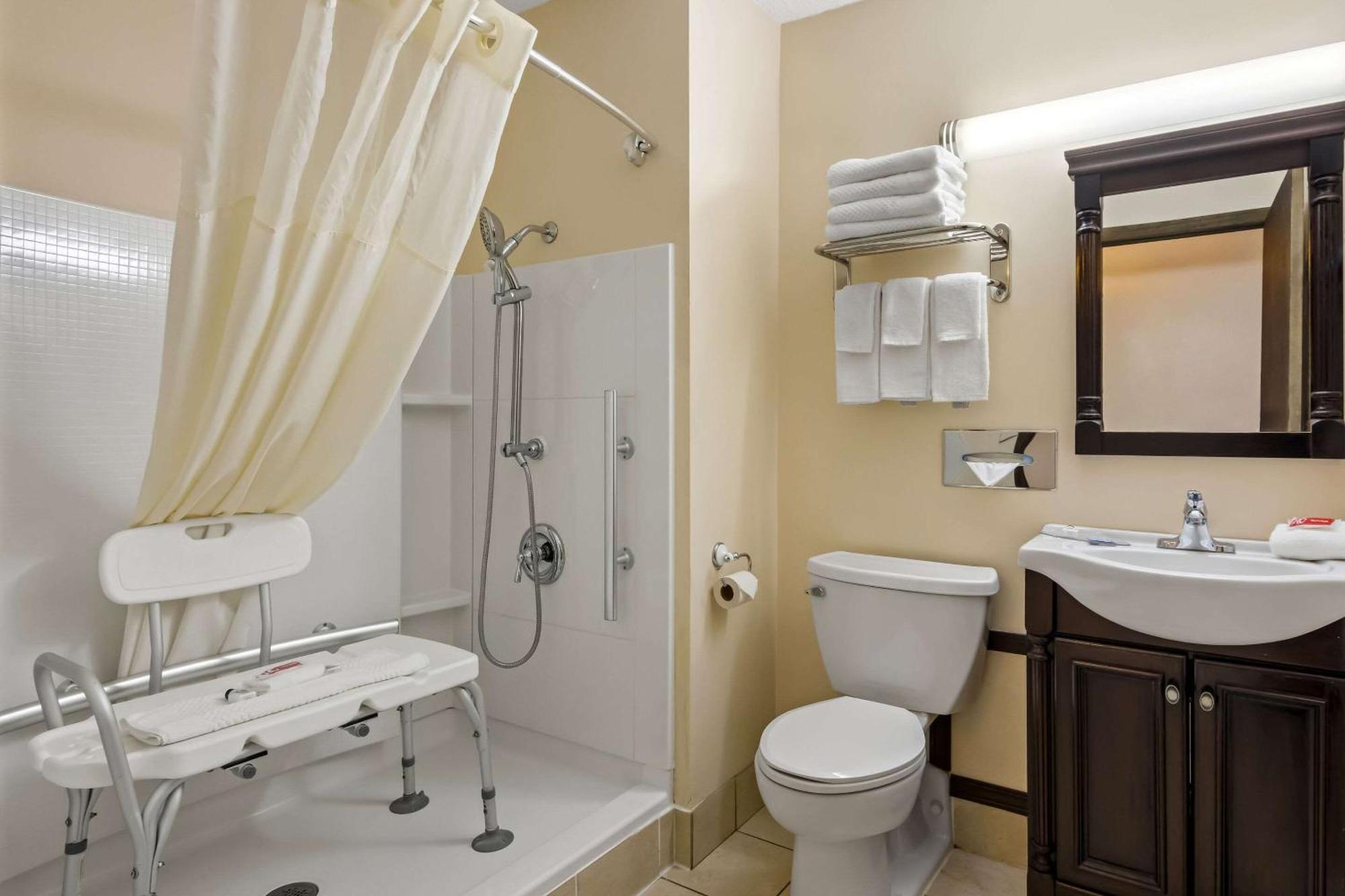 Two Queen Beds Lake View or Disability Access Non Smoking