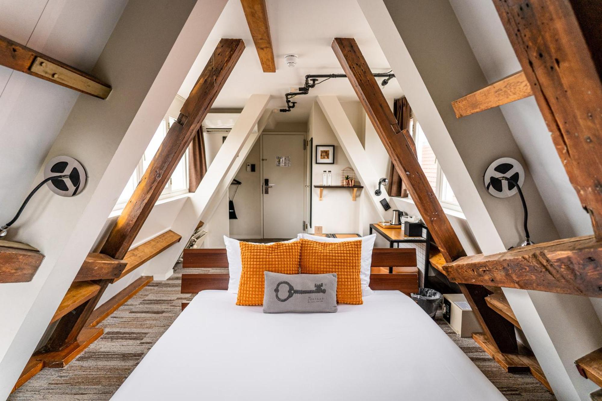 Large Double Room Attic