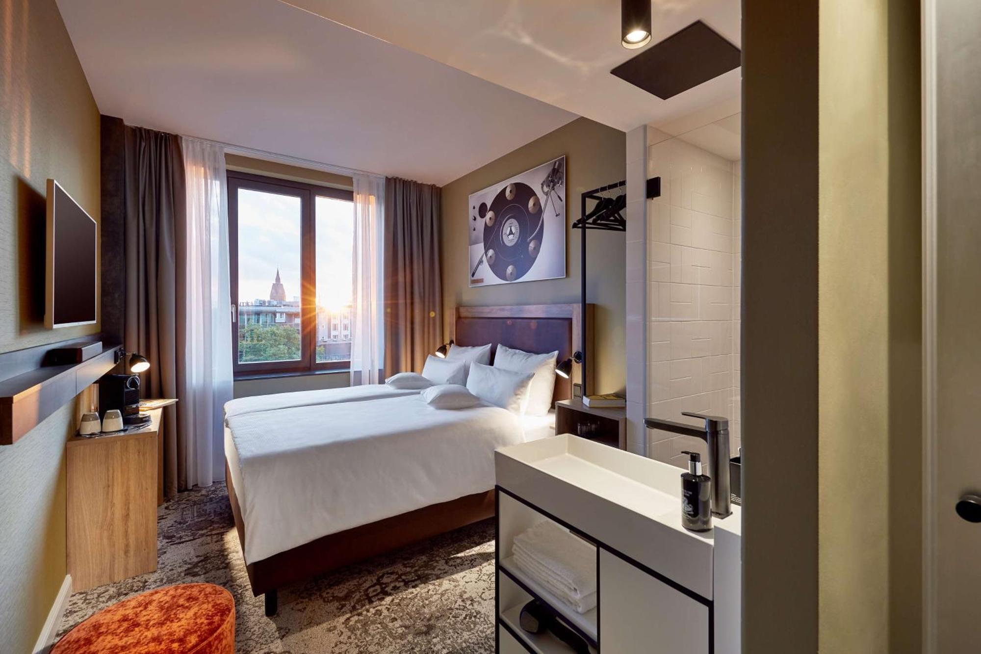 Queen Room