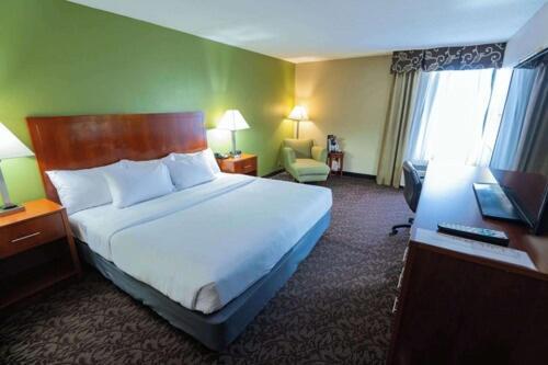 King Room with Tub - Disability Access/Non Smoking