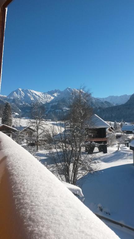 Einzelzimmer mit Balkon