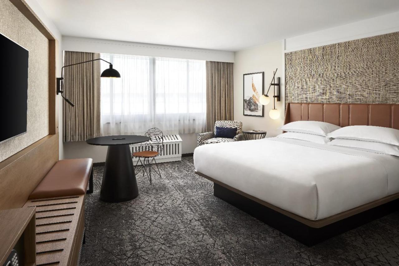 Club level Guest room 1 King High floor