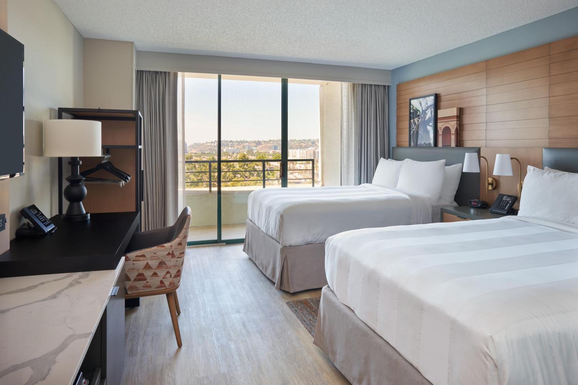 Queen Room Two Queen Beds Balcony City View