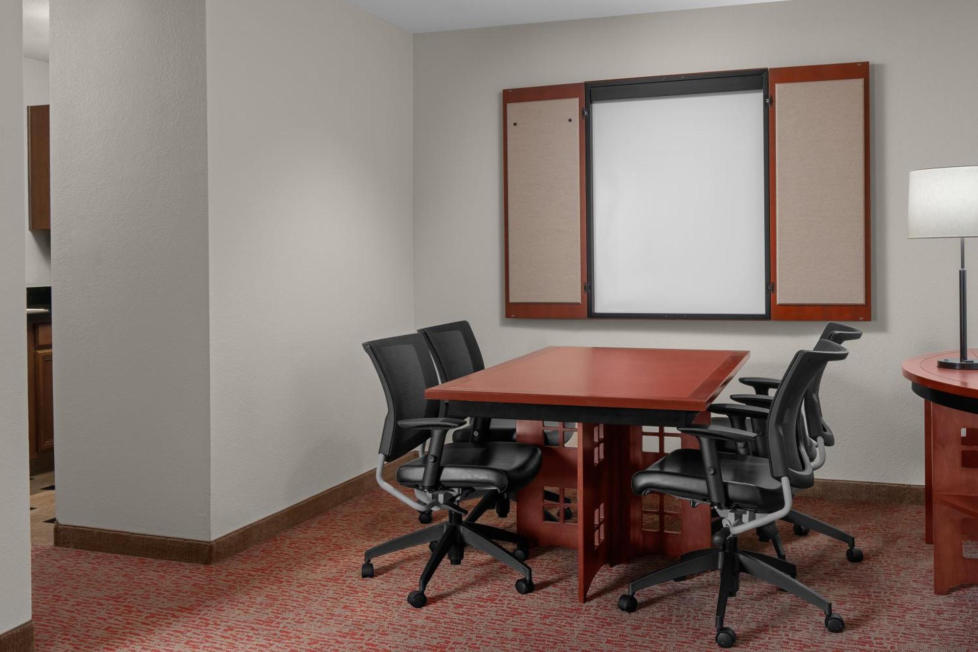 Boardroom Suite King Bed