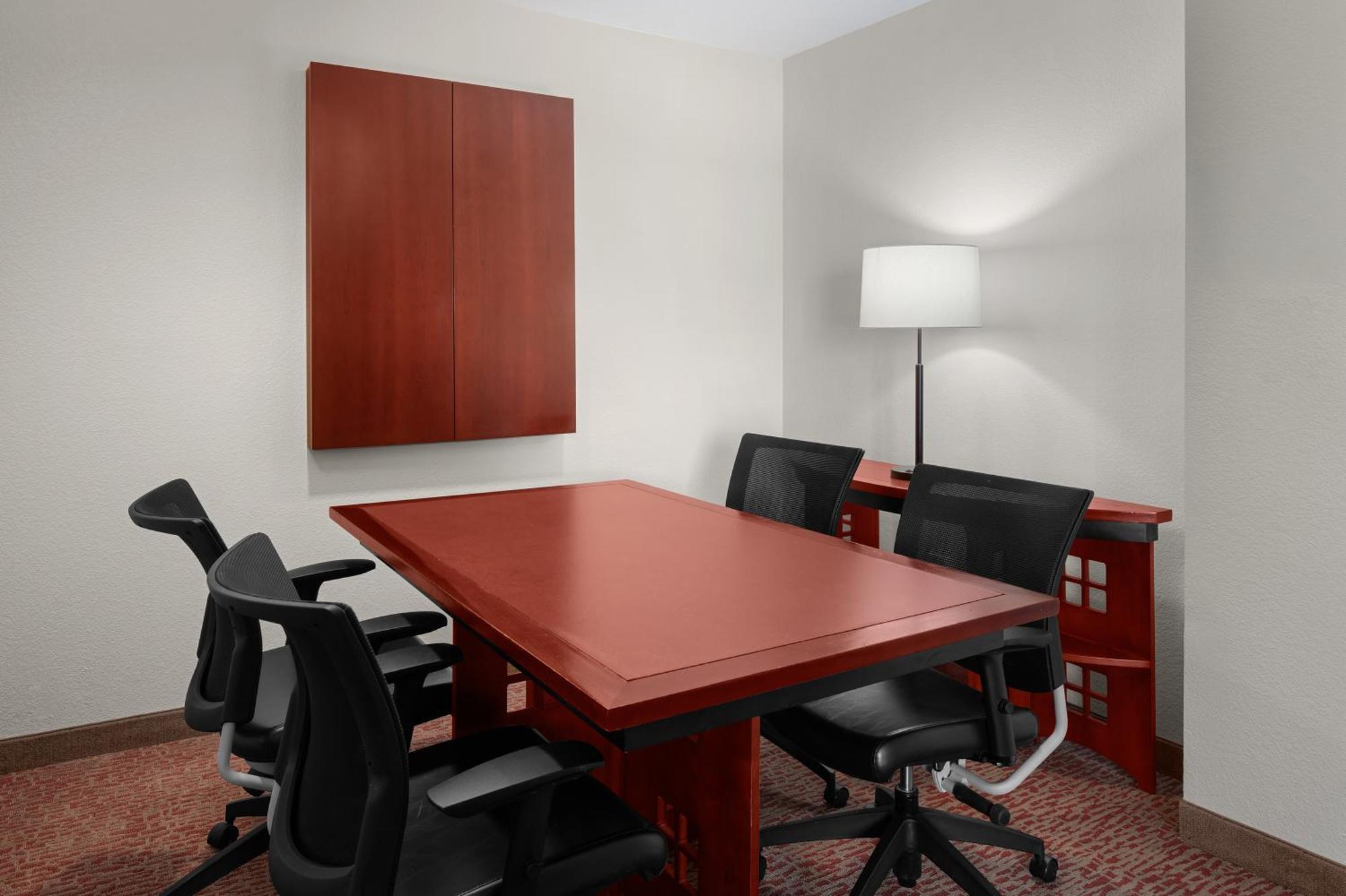 Boardroom Suite King Bed