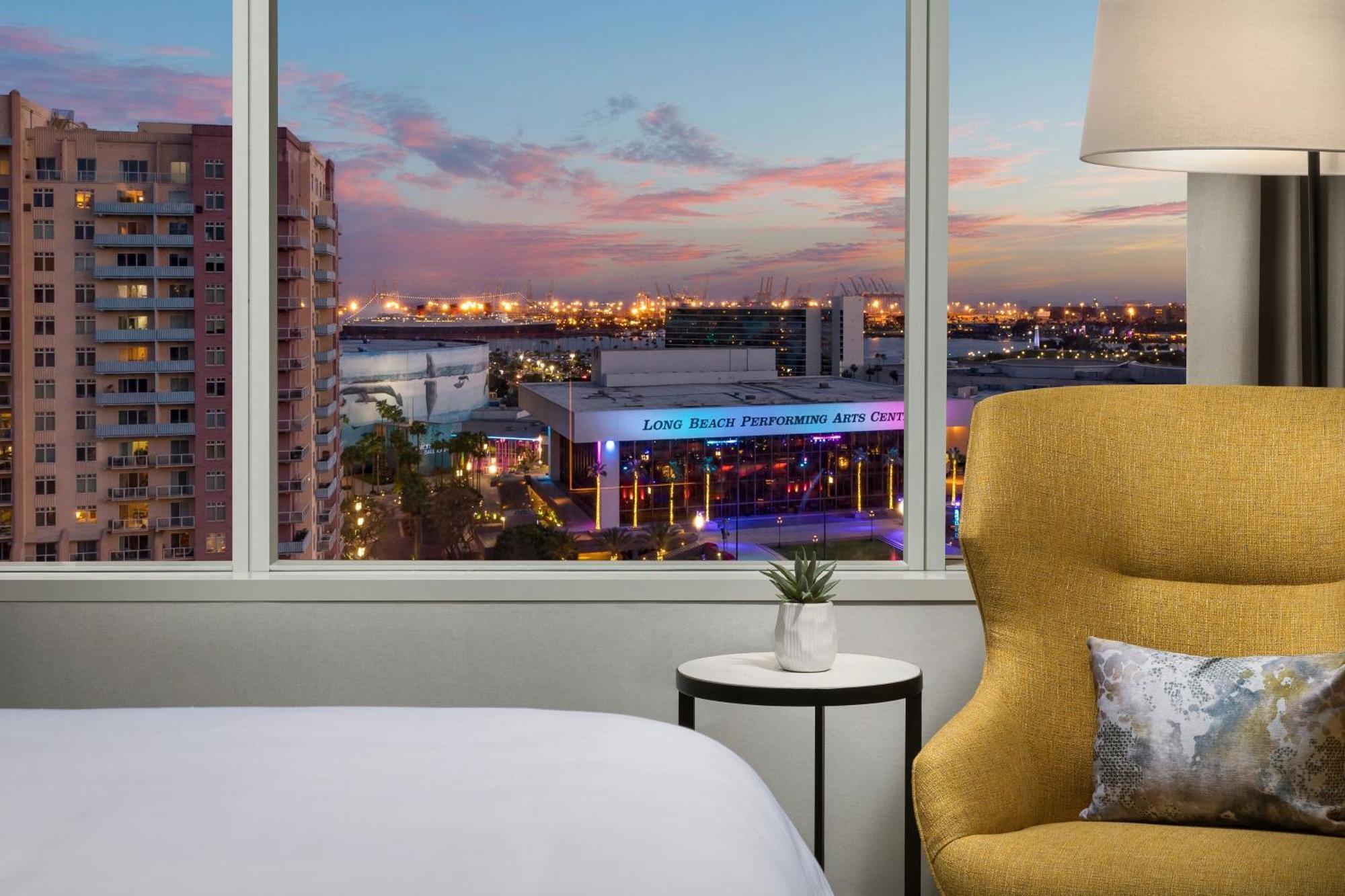 Guest room 1 King City view