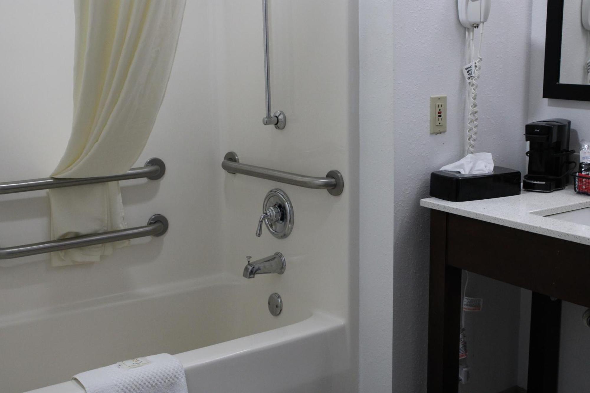 King Room Accessible or Smoking