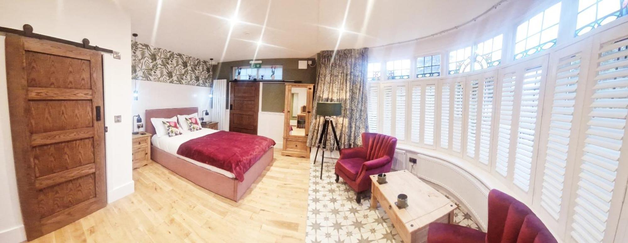 Deluxe King Room