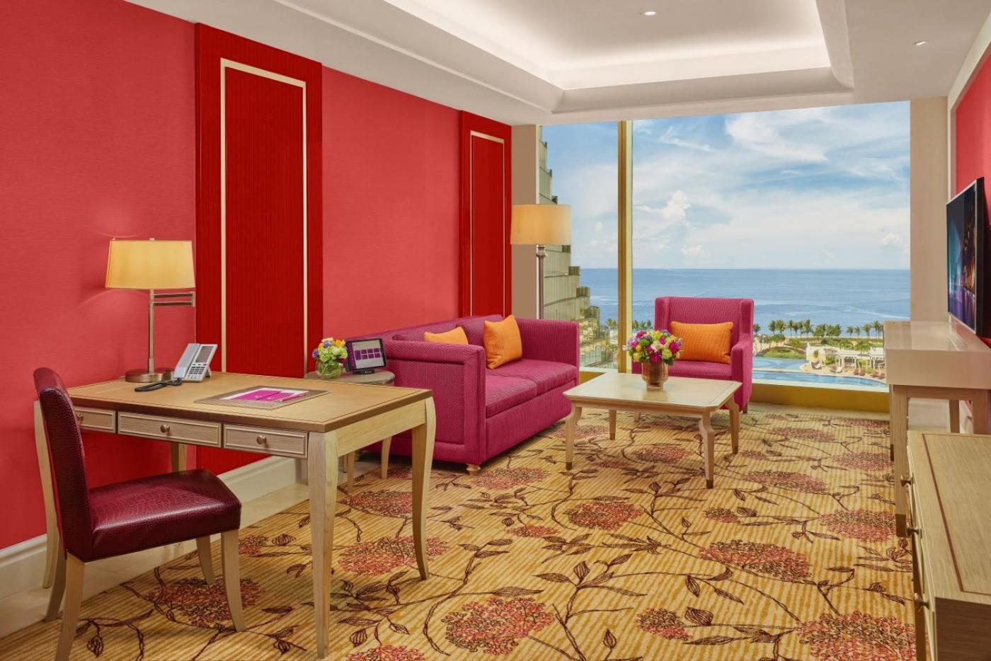 Grand Deluxe King Room