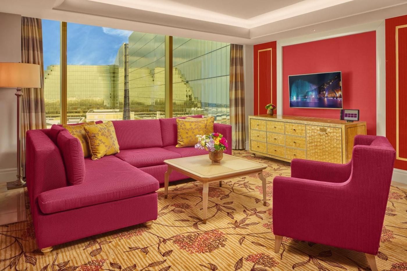 Premium King Suite