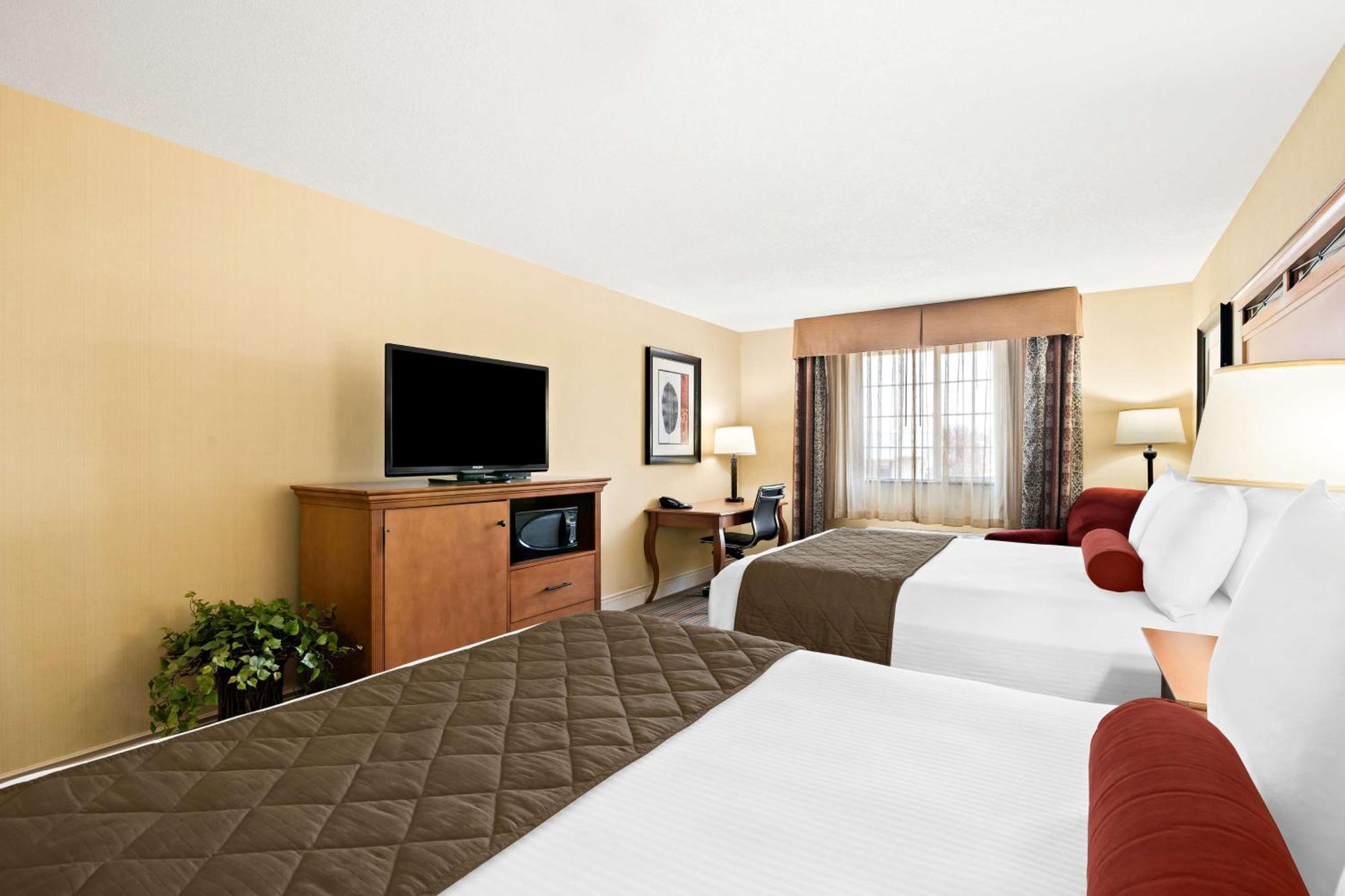 Queen Room Two Queen Beds Non-Smoking