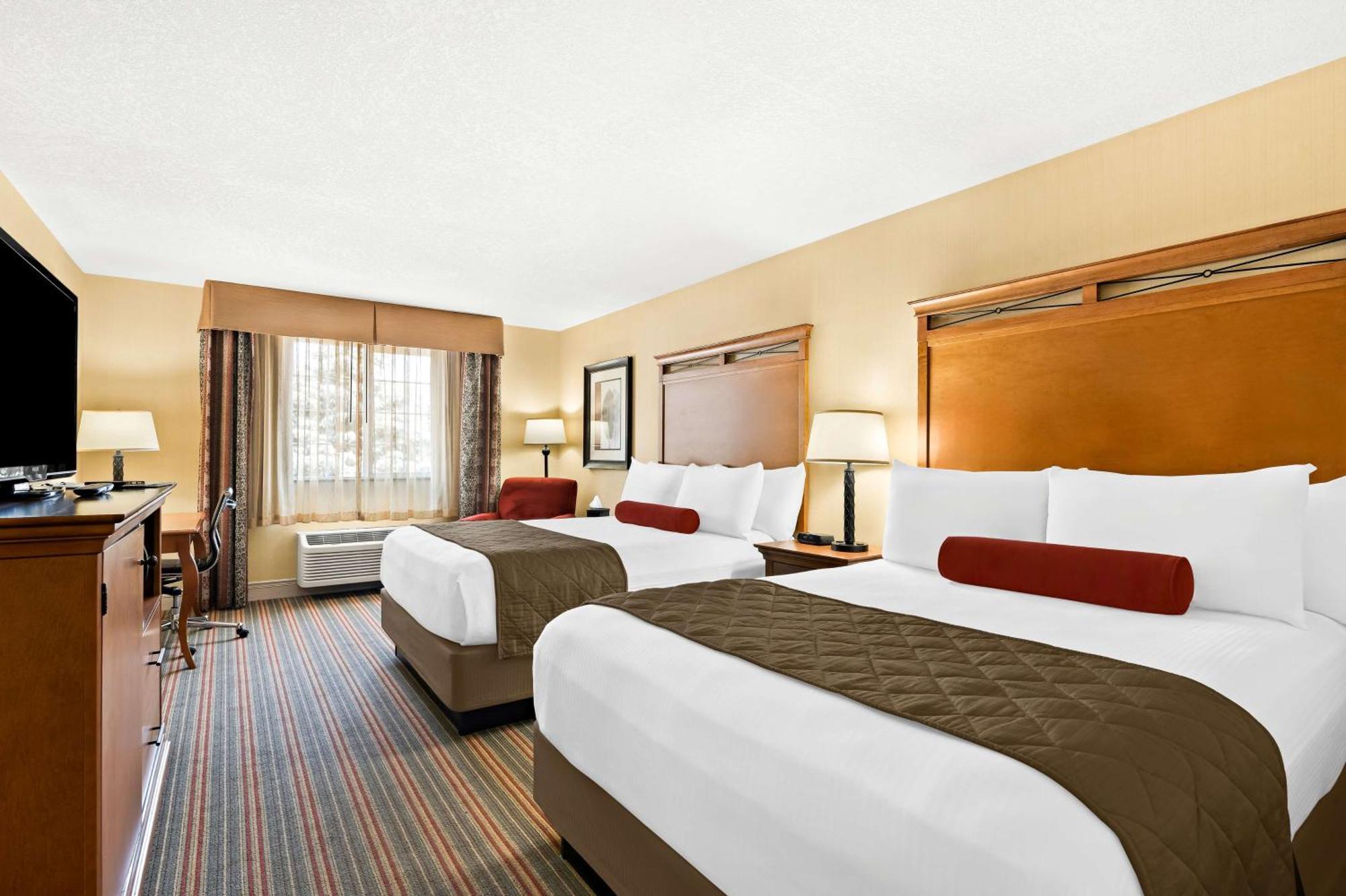 Queen Room Two Queen Beds Non-Smoking