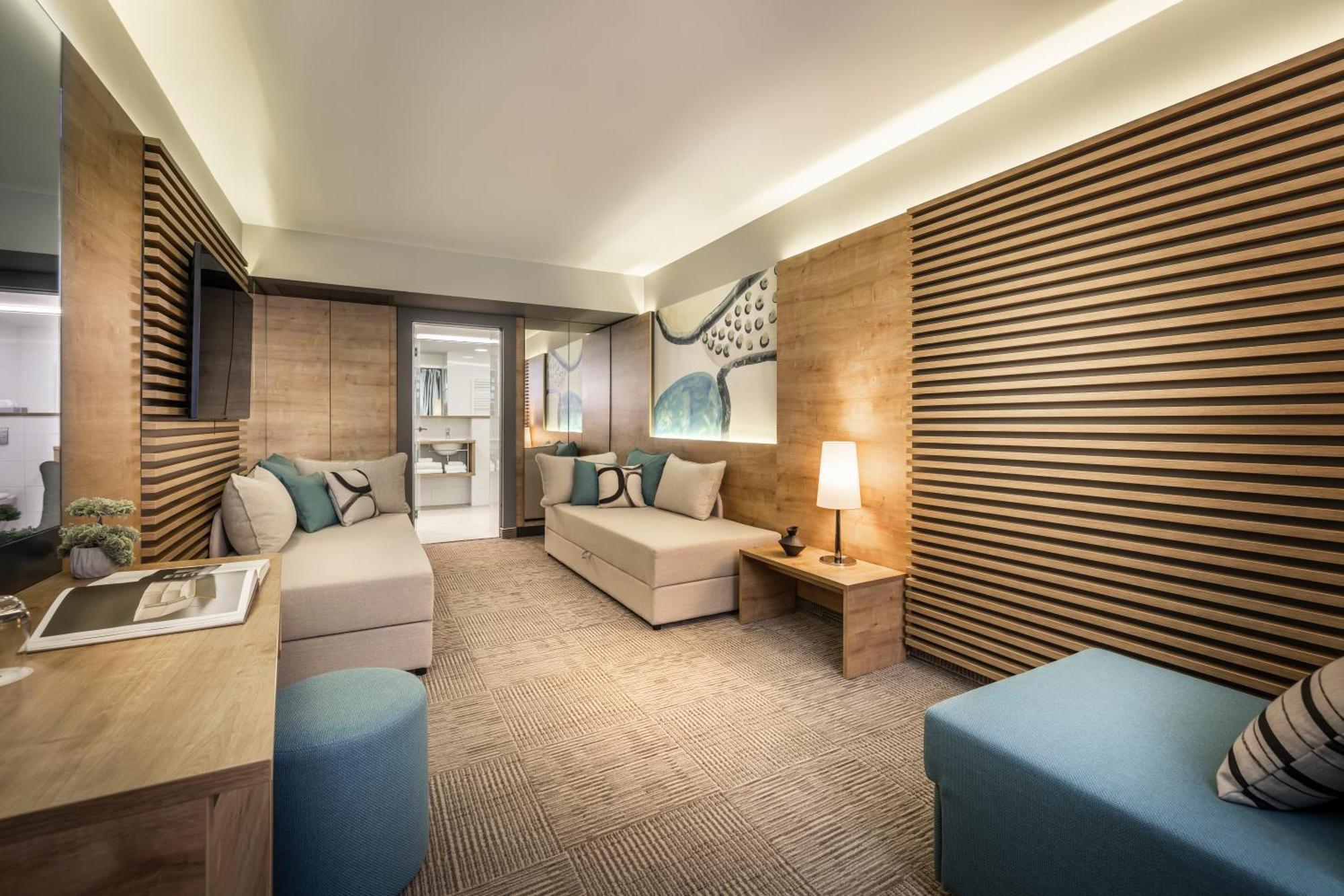 Suite 23