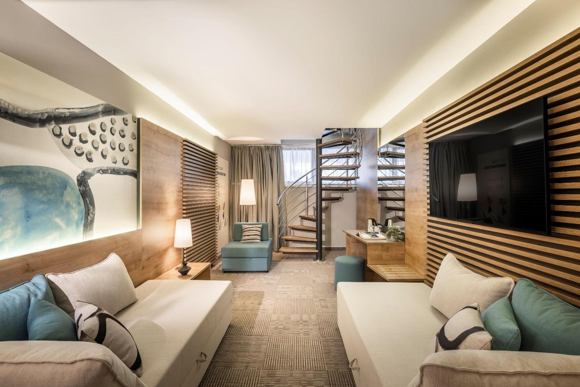 Suite 23