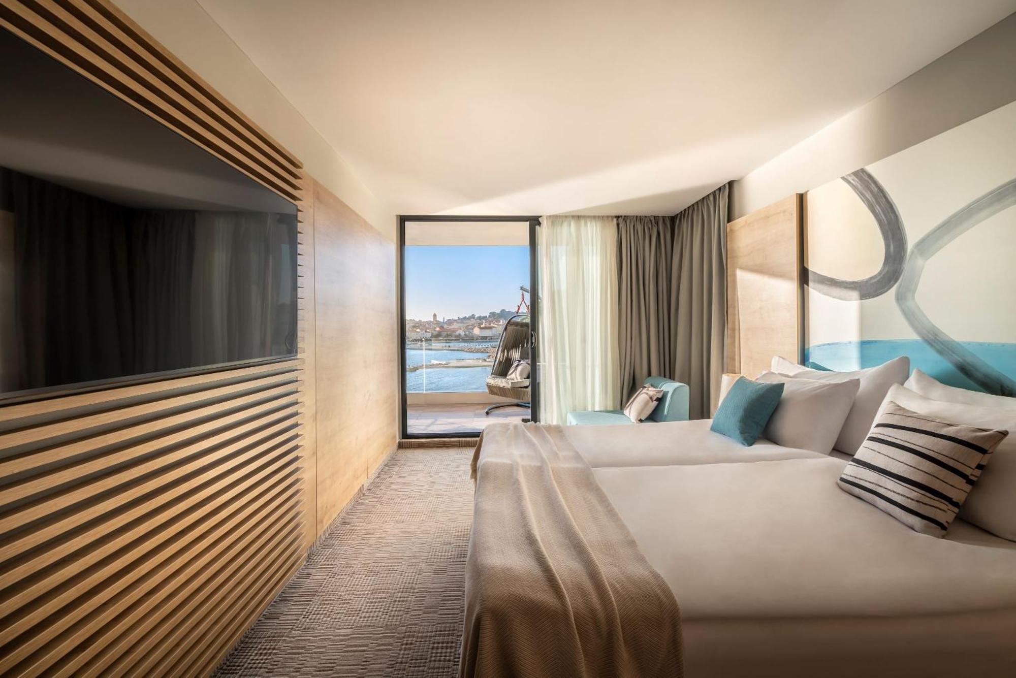Suite 23 Seaview