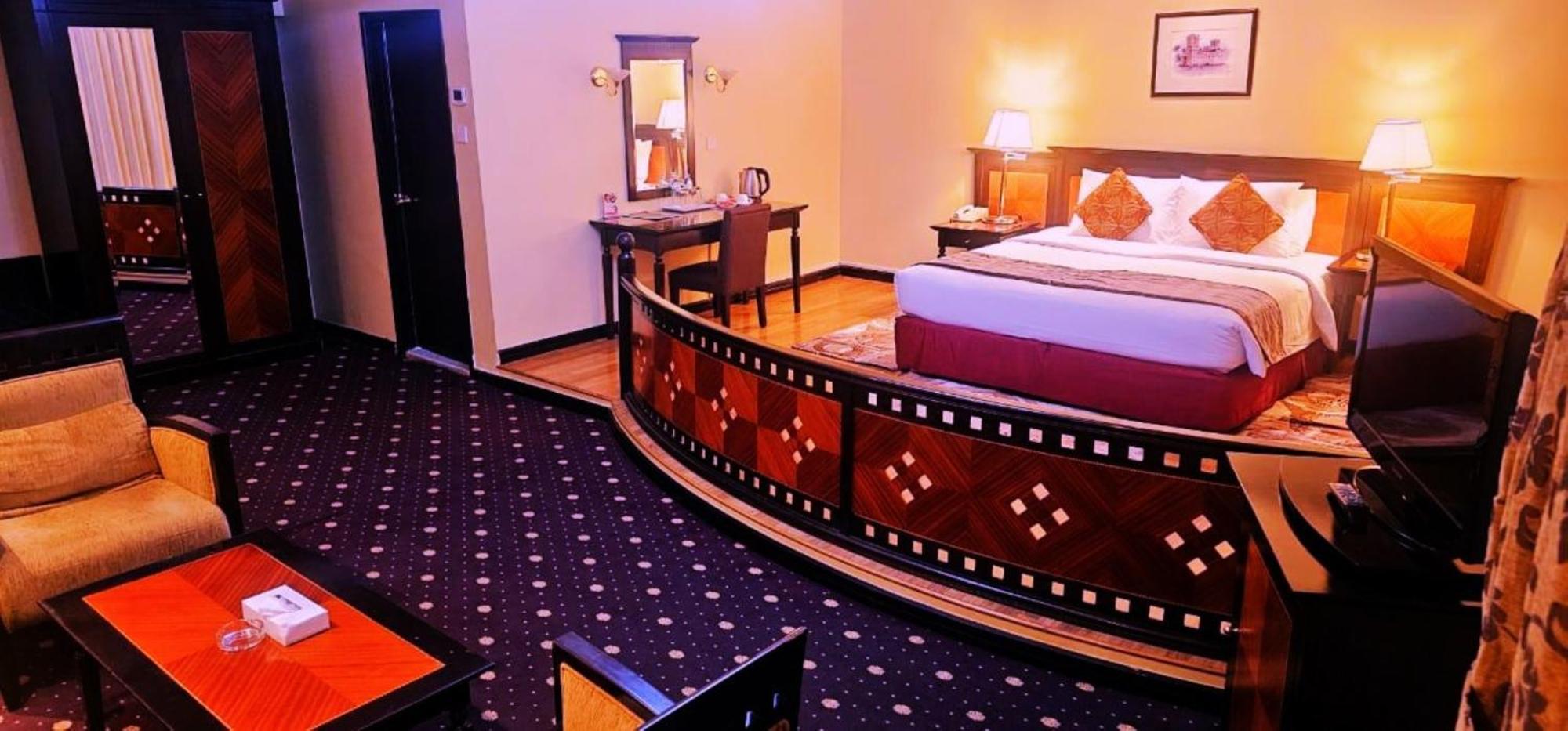 Executive Suite,1641724589:JPEG