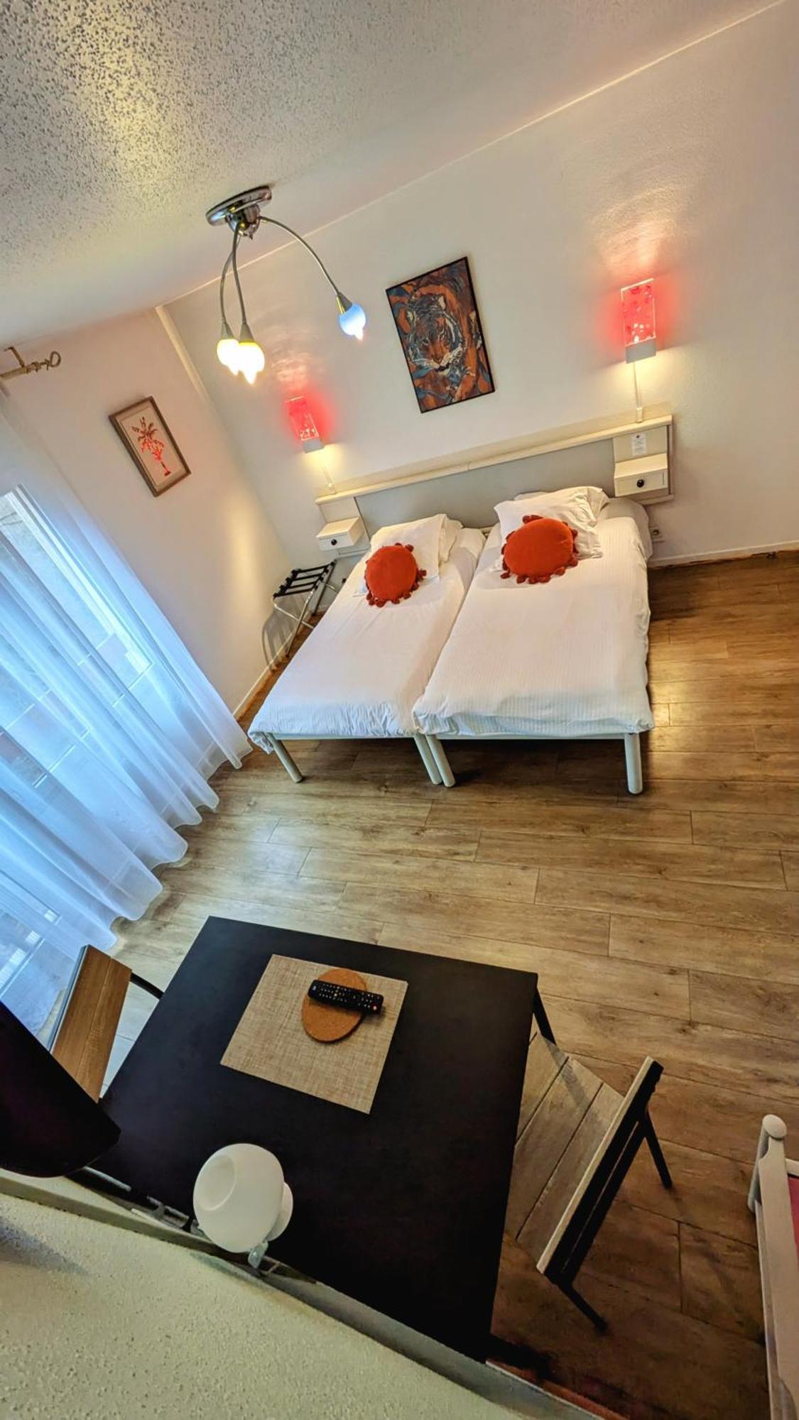 Studio two beds