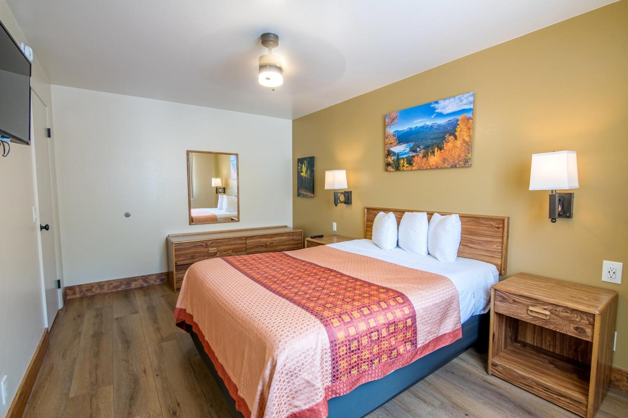 Three Queen Beds Kitchen